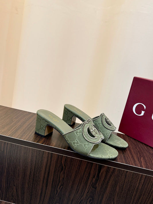 Gucc 25fw slide sandals