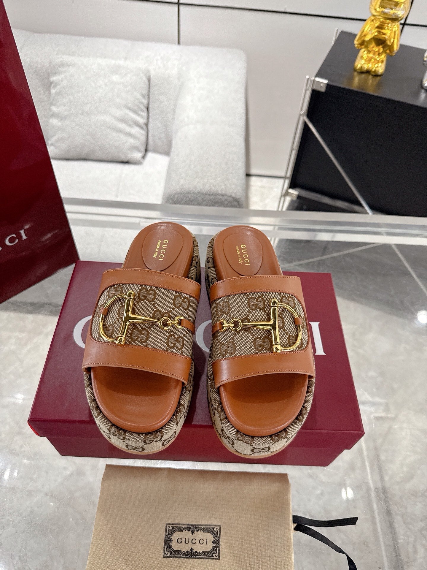 Gucc 25fw thick slippers