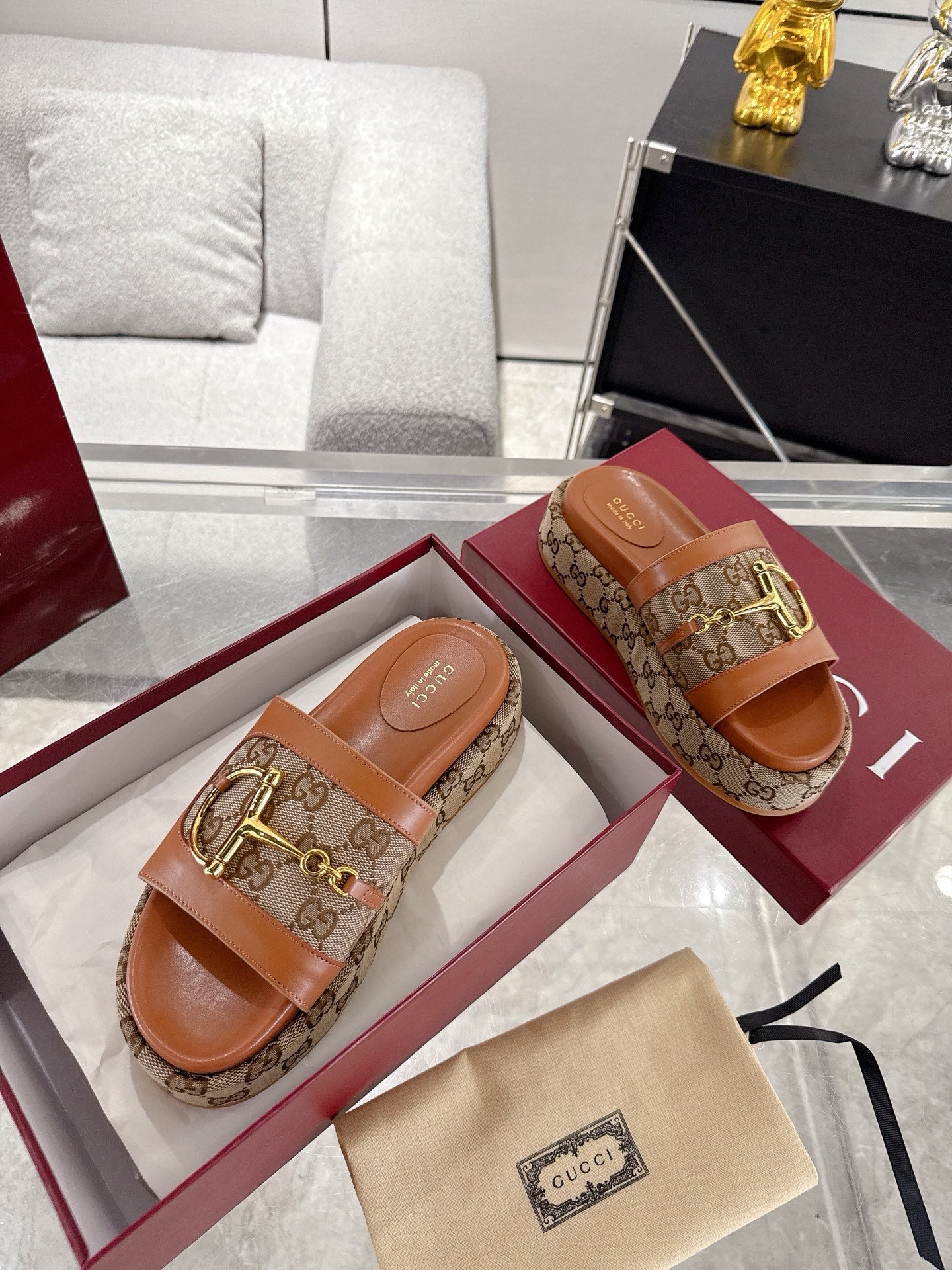 Gucc 25fw thick slippers