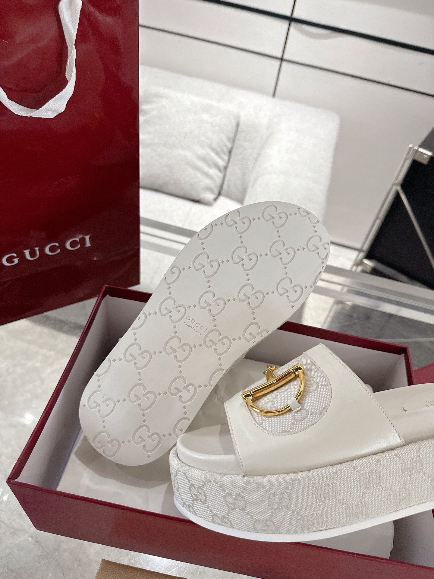 Gucc 25fw thick slippers