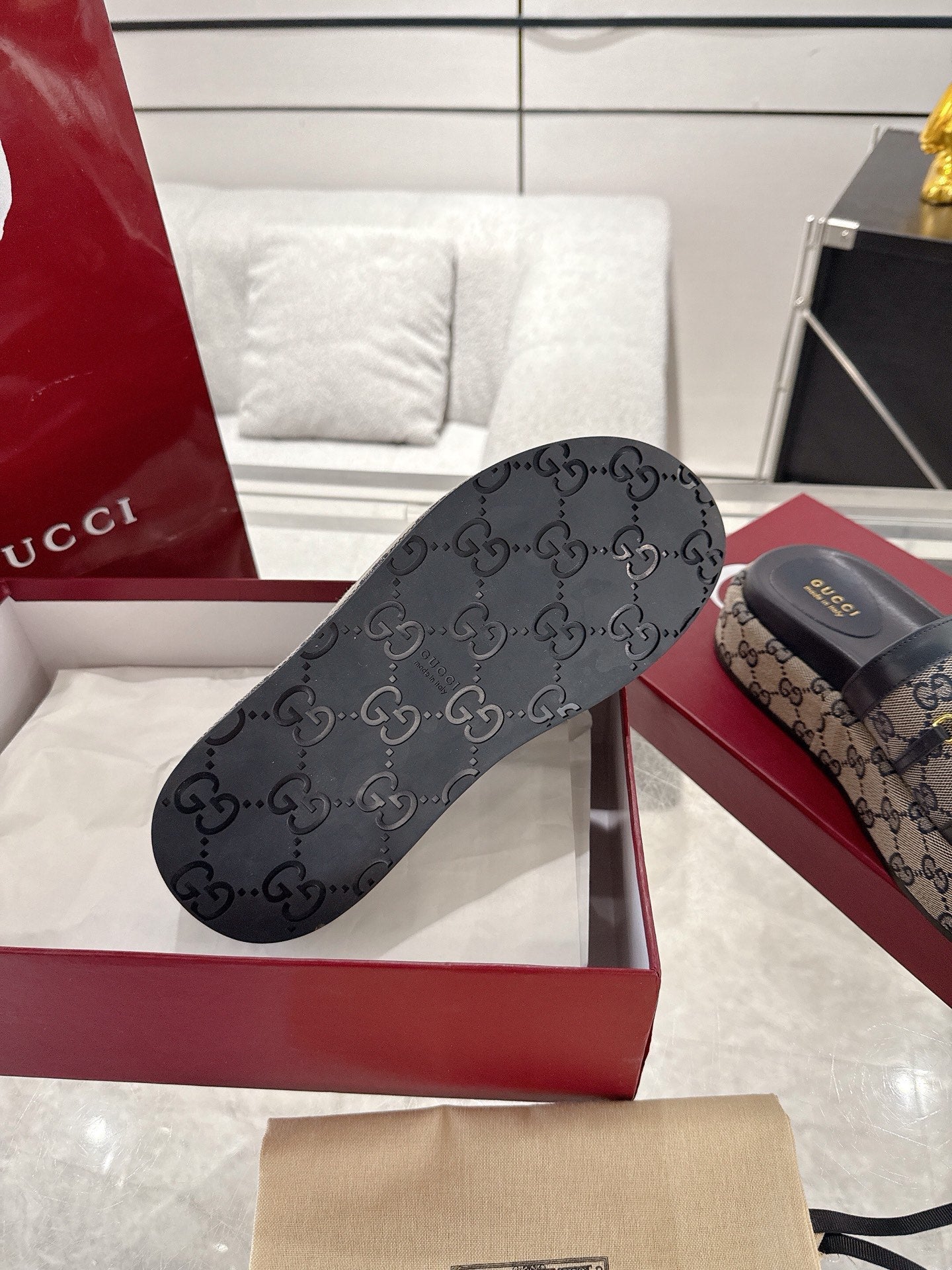 Gucc 25fw thick slippers
