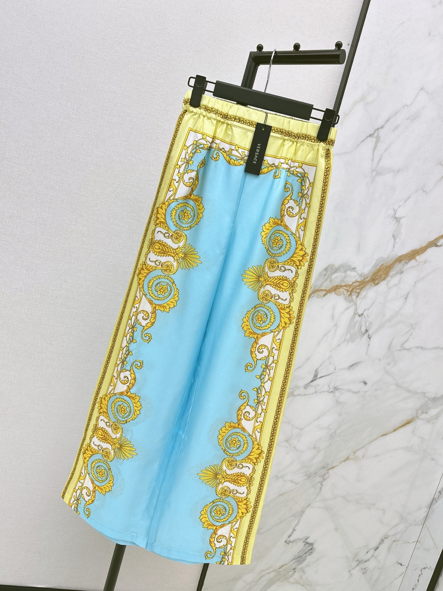 Vers NEW Printed silk pants