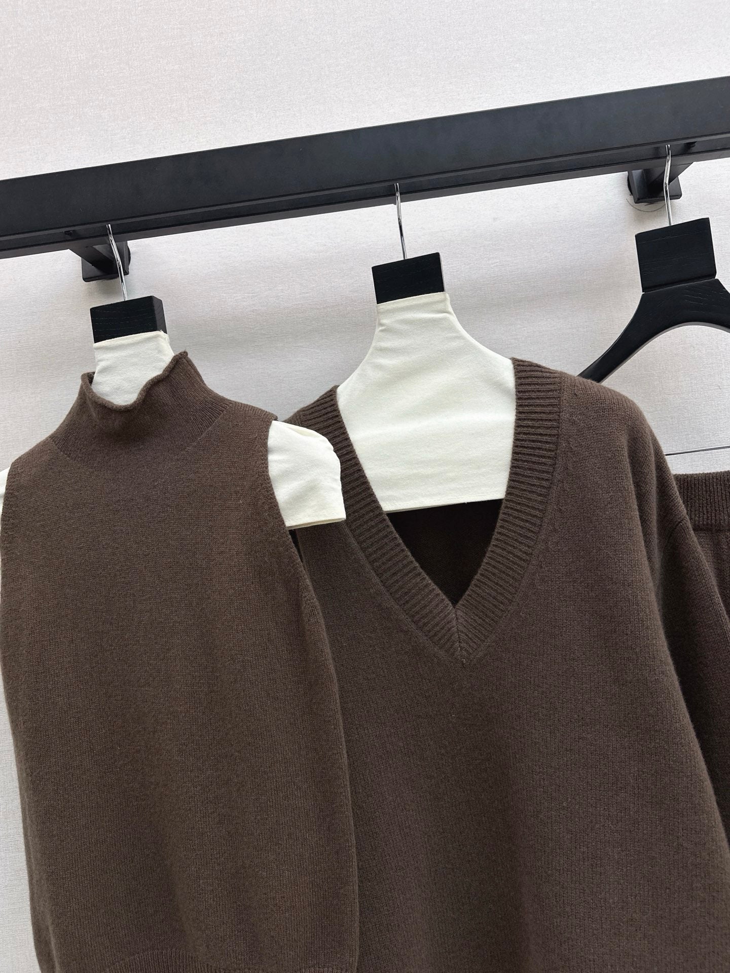 Brun NEW Knitted three-piece set