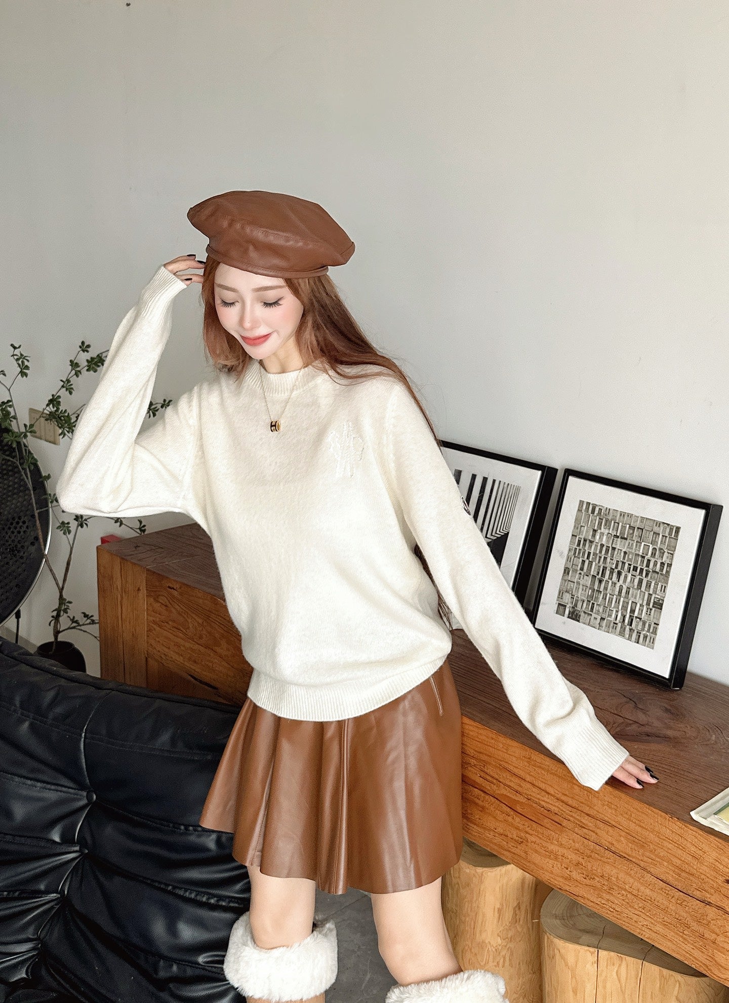 Monc NEW Crew neck sweater