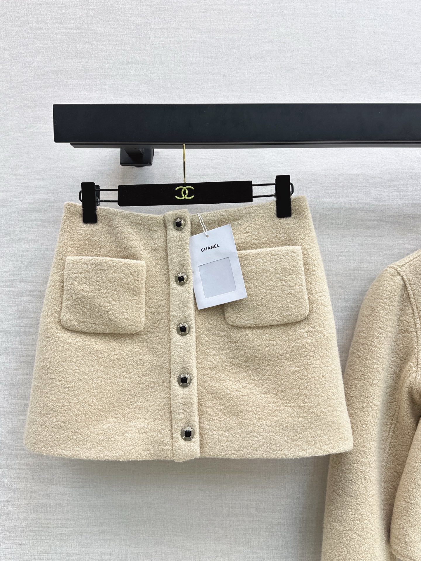 Chan NEW Woolen coat skirt suit