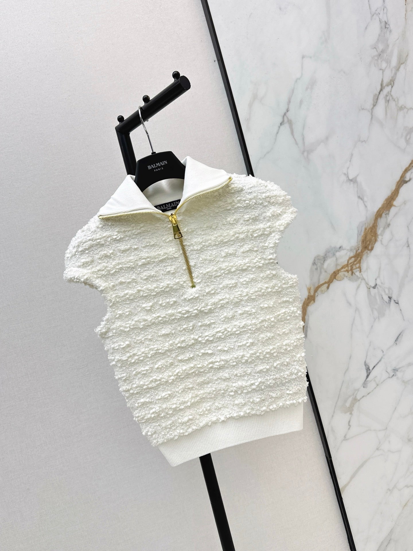 Ba1 NEW sleeveless knitwear