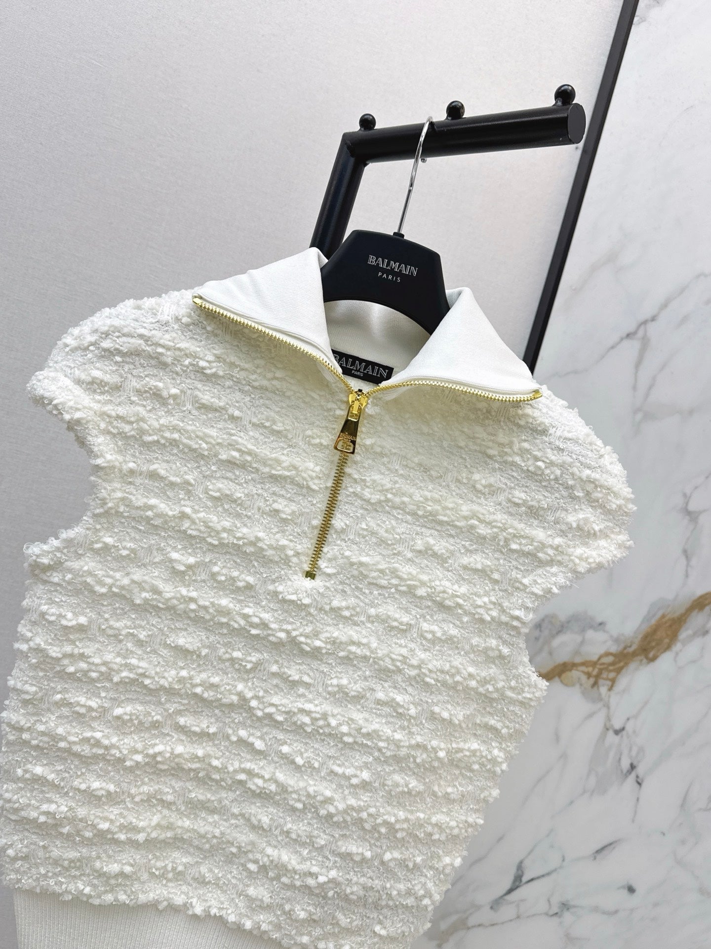 Ba1 NEW sleeveless knitwear