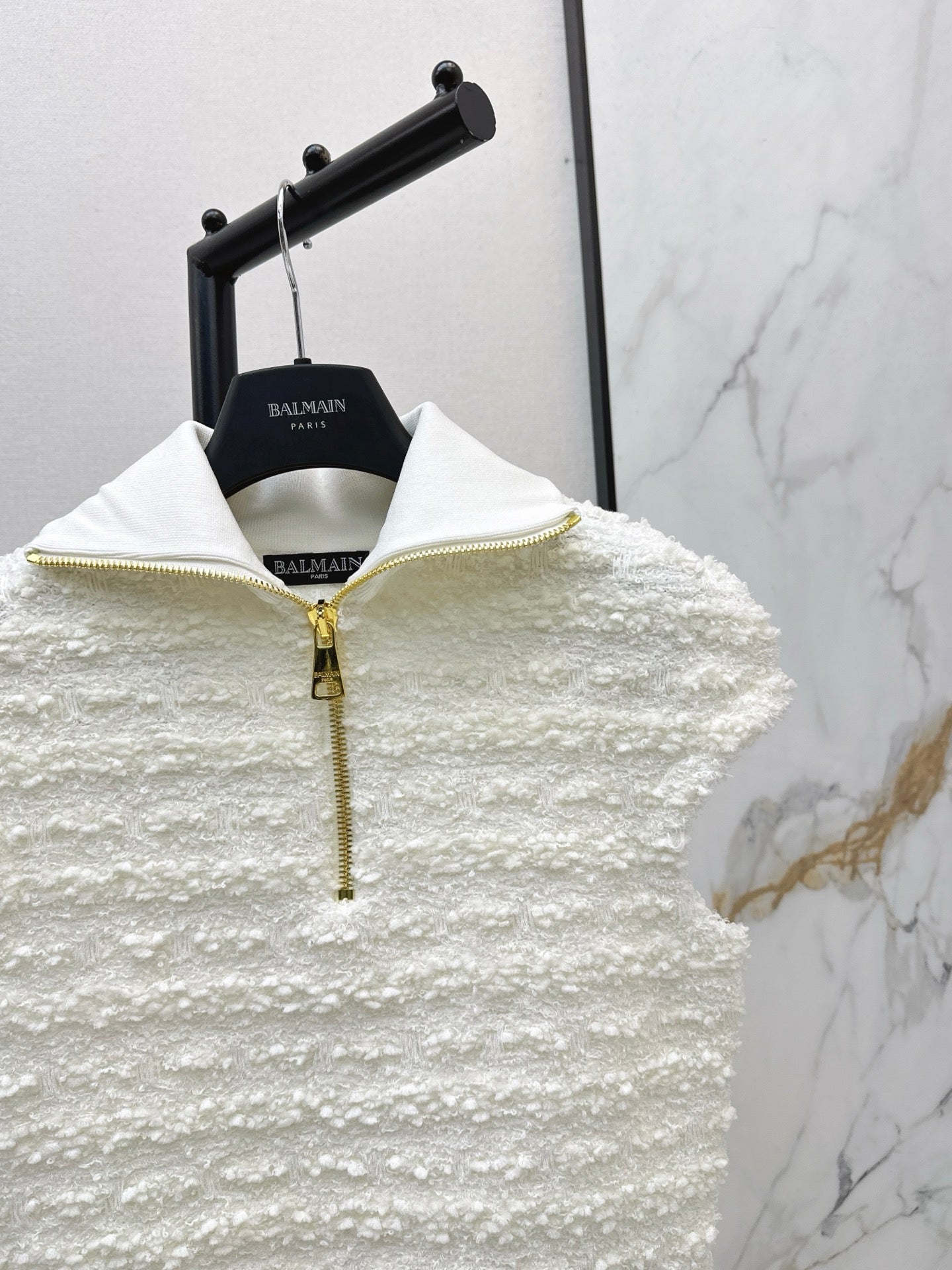 Ba1 NEW sleeveless knitwear