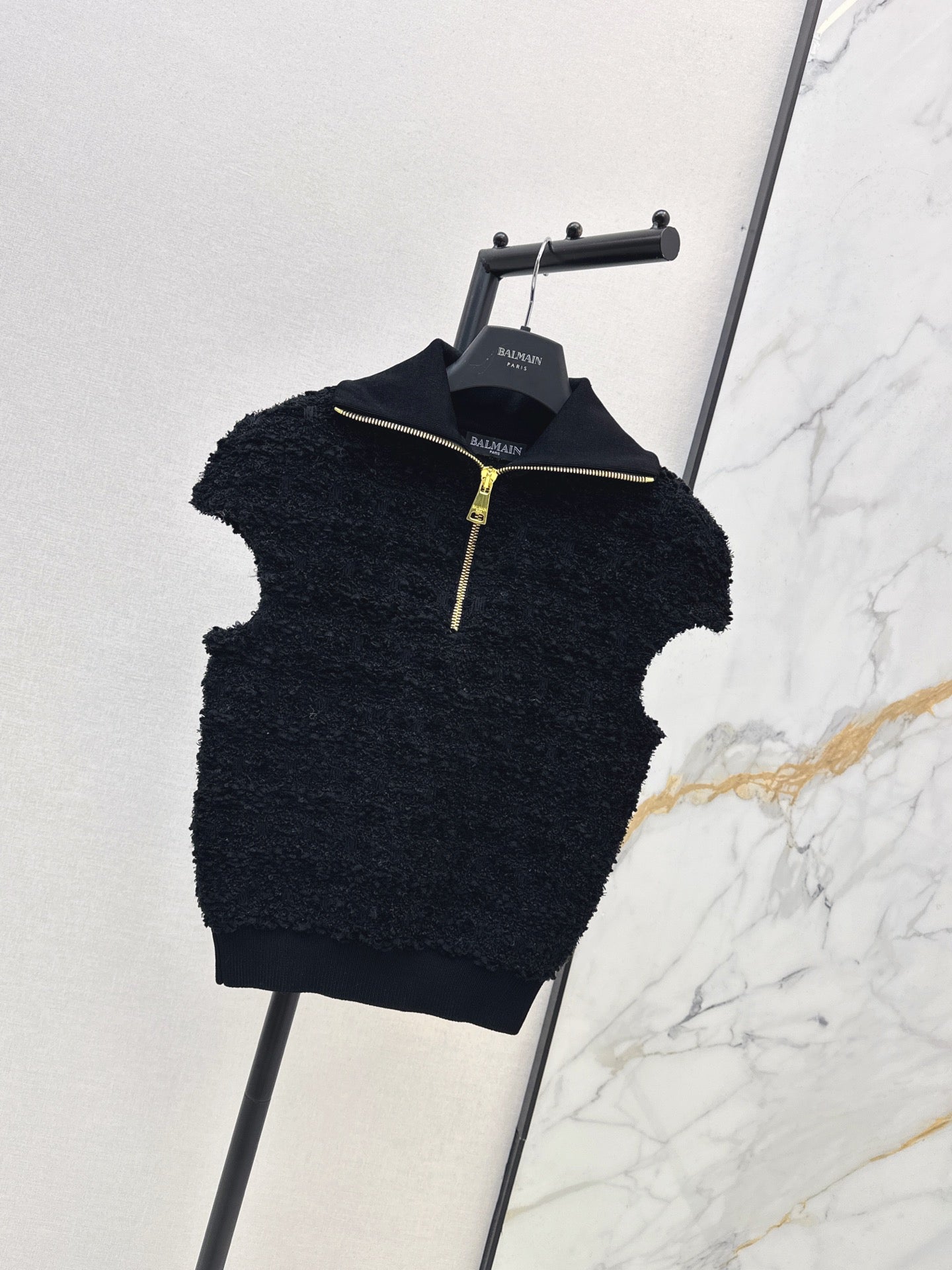 Ba1 NEW sleeveless knitwear