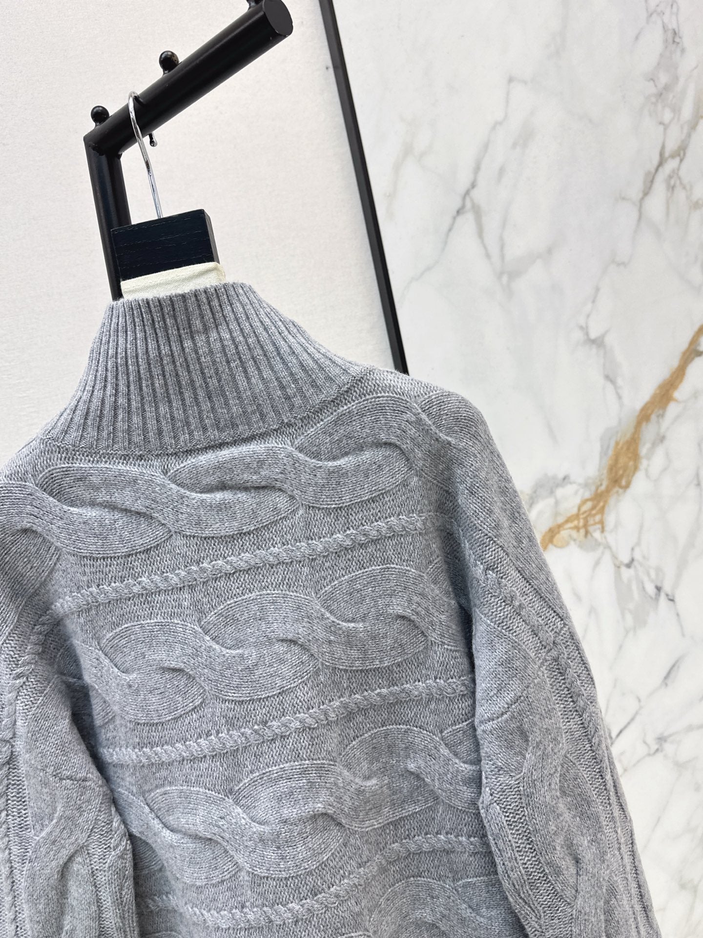 Max NEW turtleneck sweater