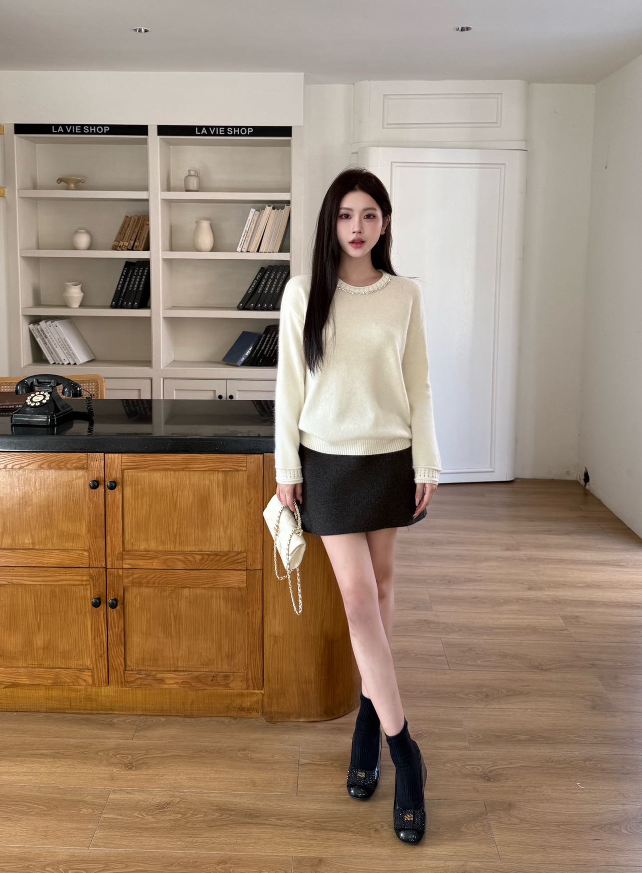 Va1 NEW Crew neck sweater