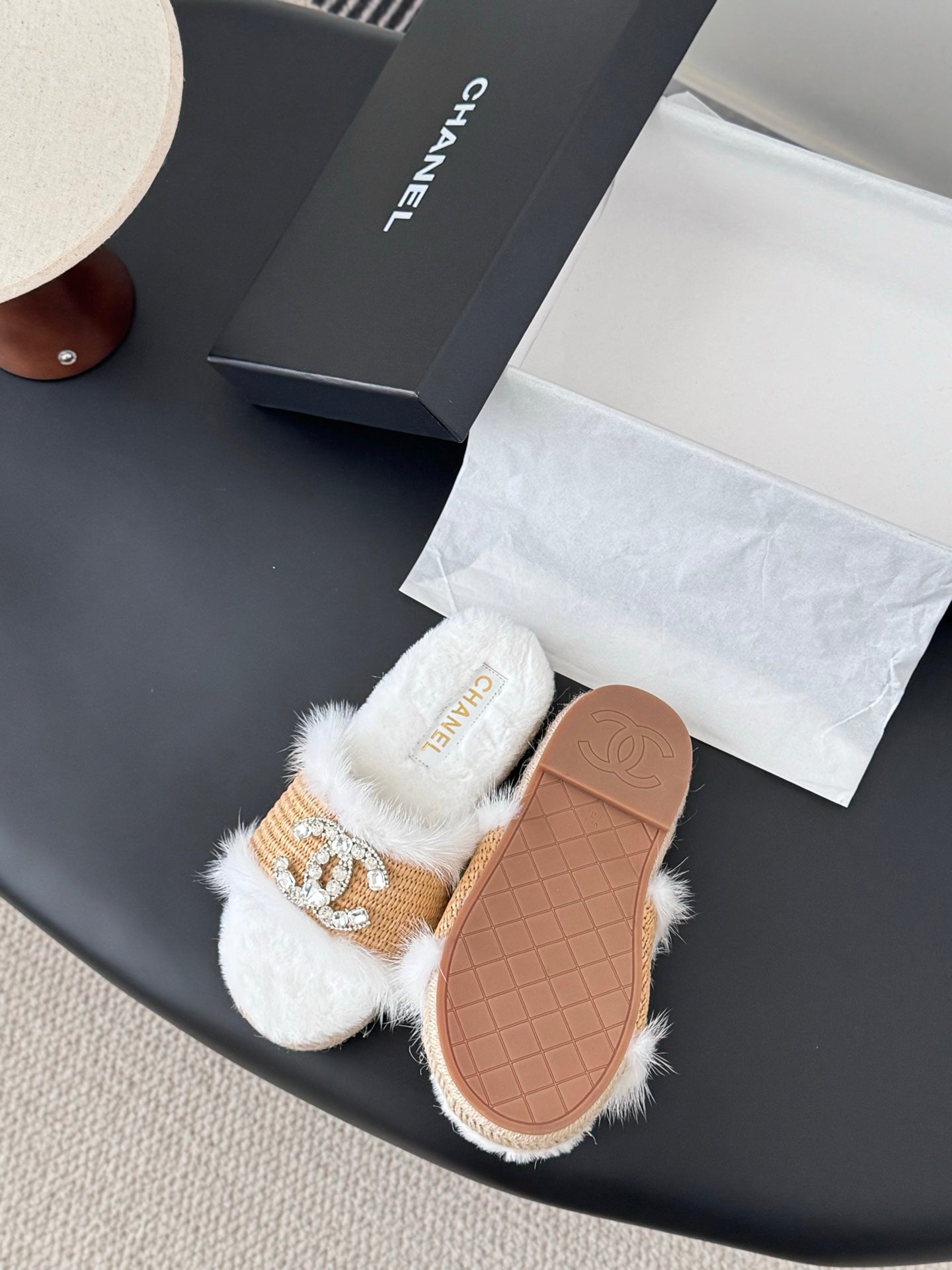 Chan 25fw fluffy slippers