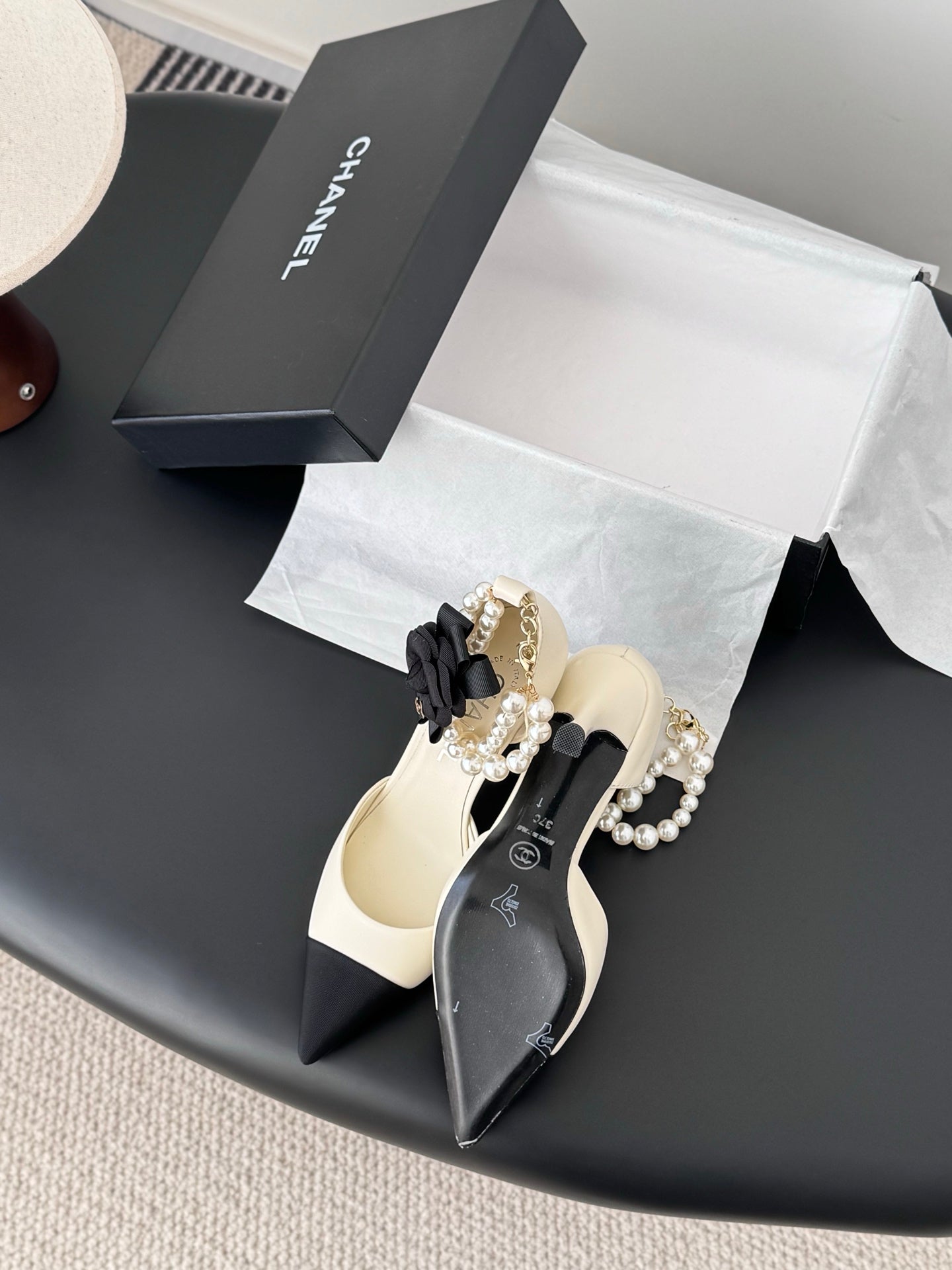 Chan 25fw pearl chain stilettos pumps