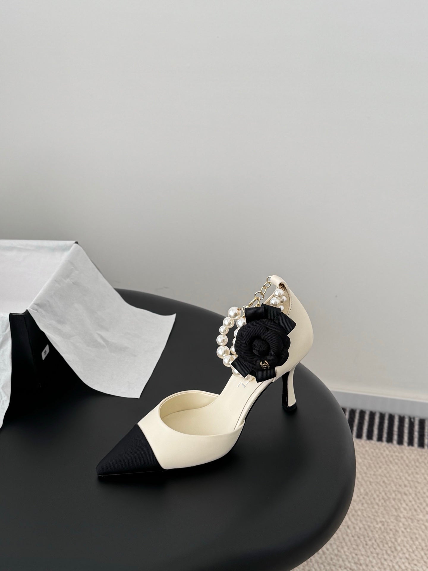 Chan 25fw pearl chain stilettos pumps