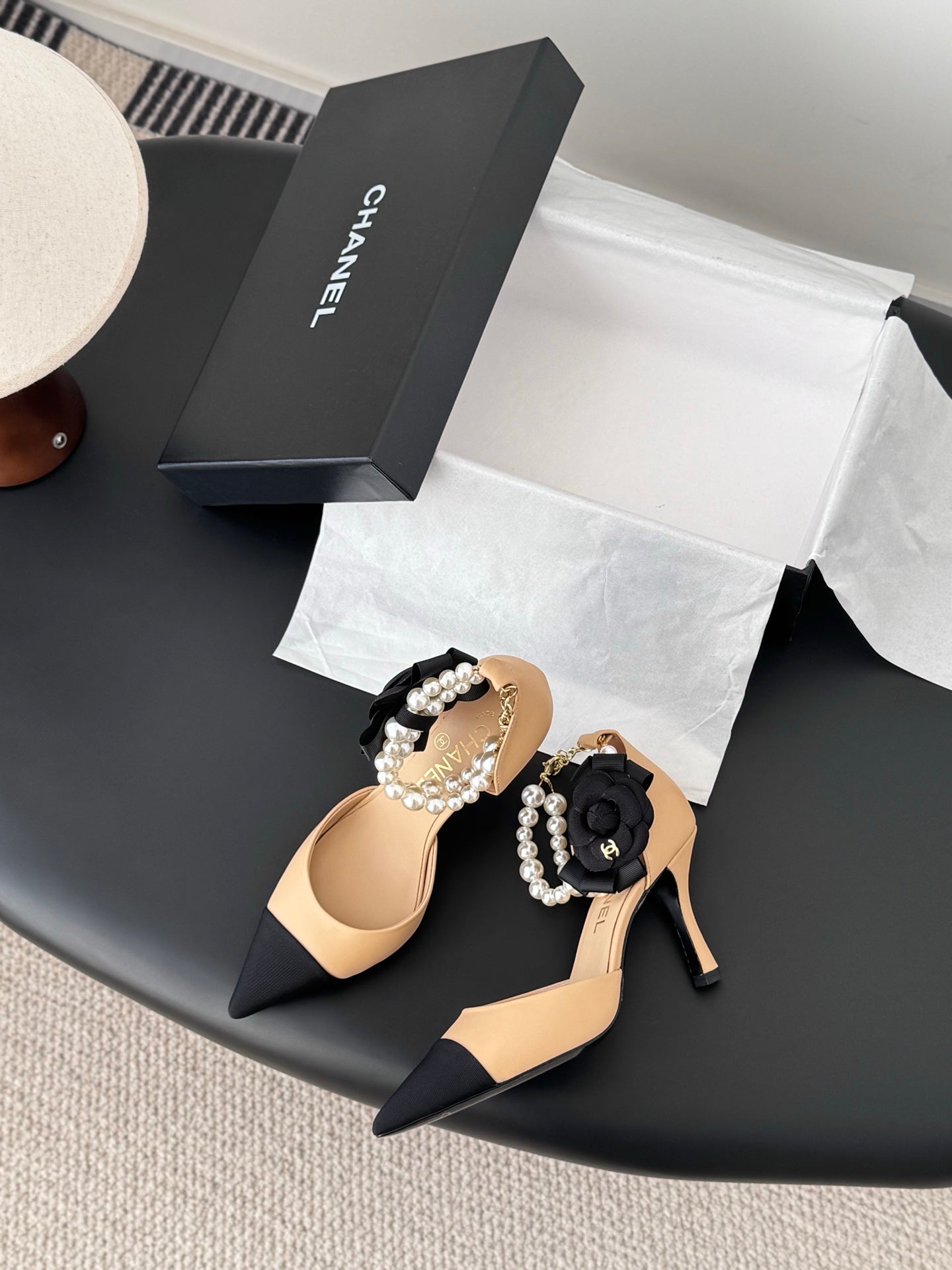 Chan 25fw pearl chain stilettos pumps