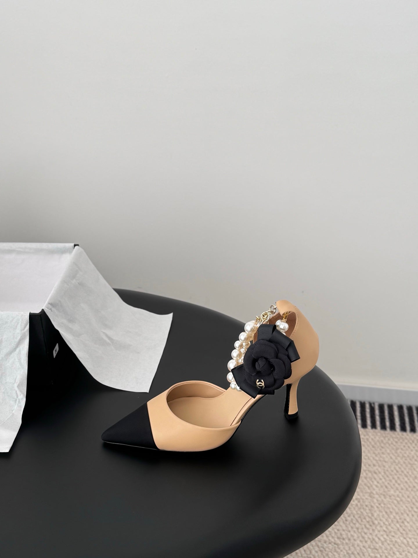 Chan 25fw pearl chain stilettos pumps