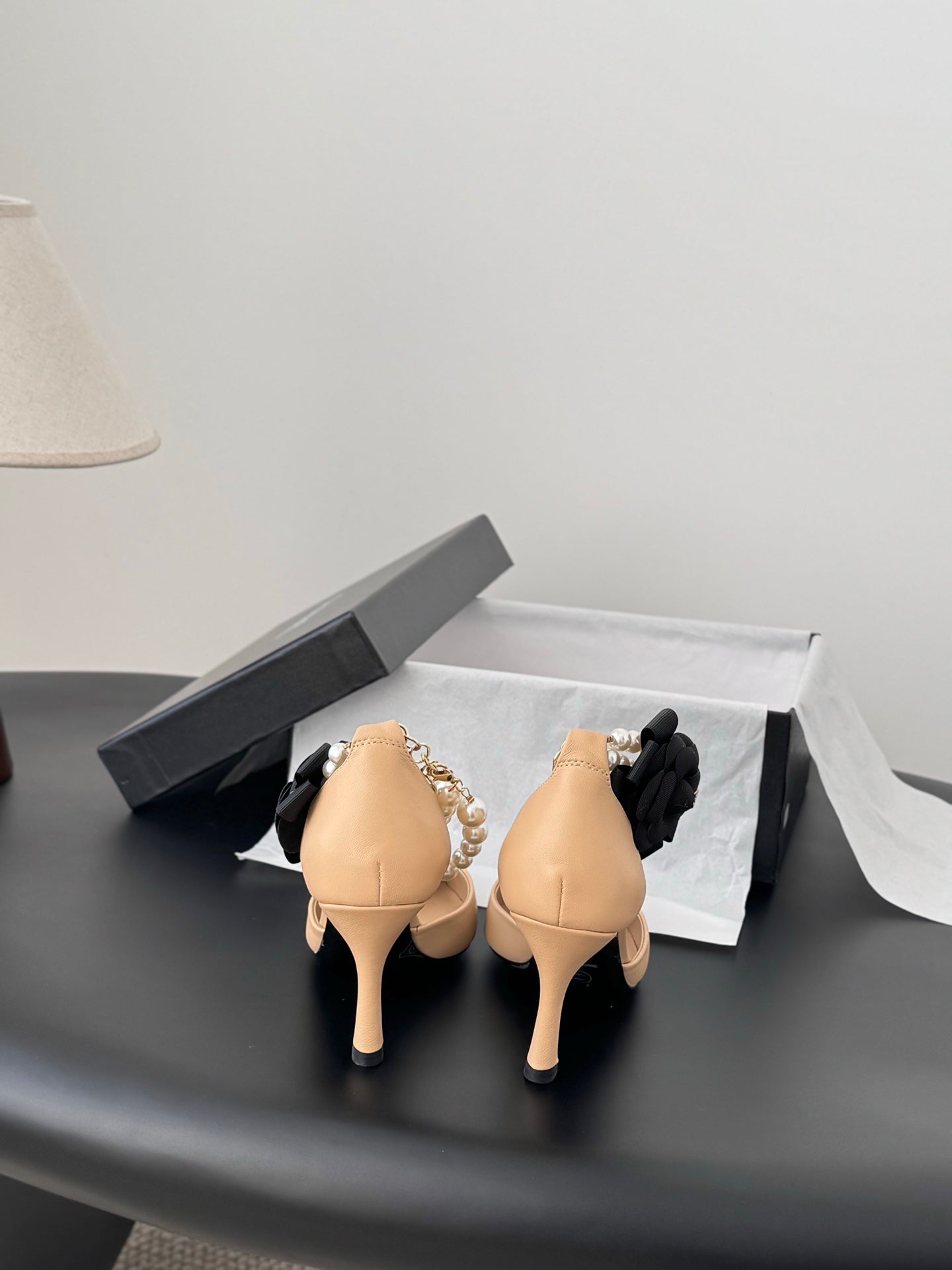 Chan 25fw pearl chain stilettos pumps