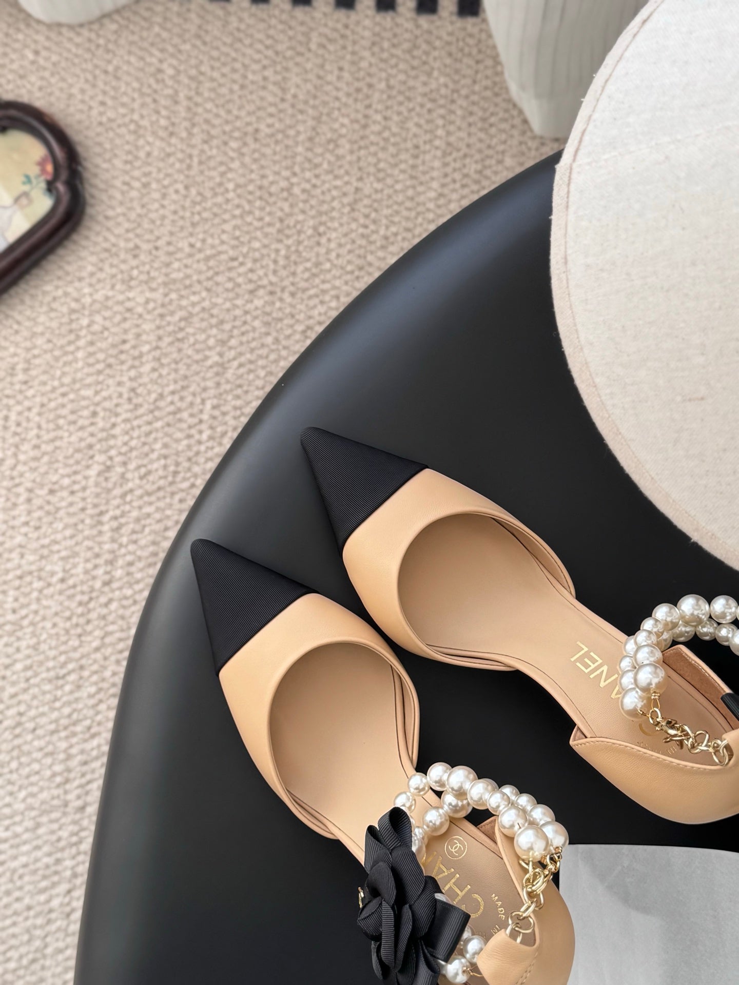 Chan 25fw pearl chain stilettos pumps