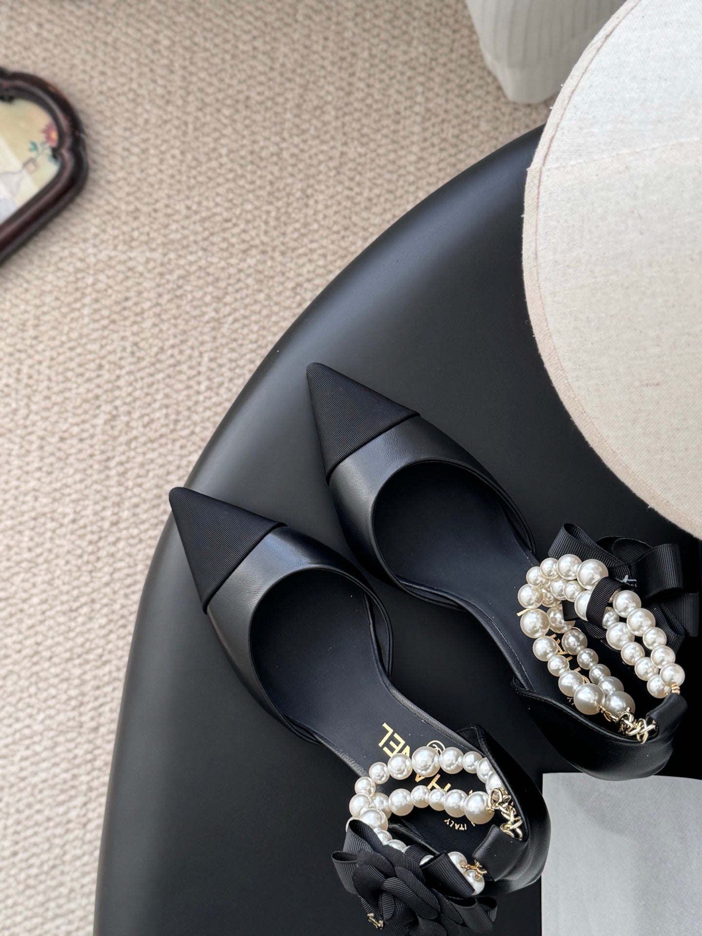 Chan 25fw pearl chain stilettos pumps