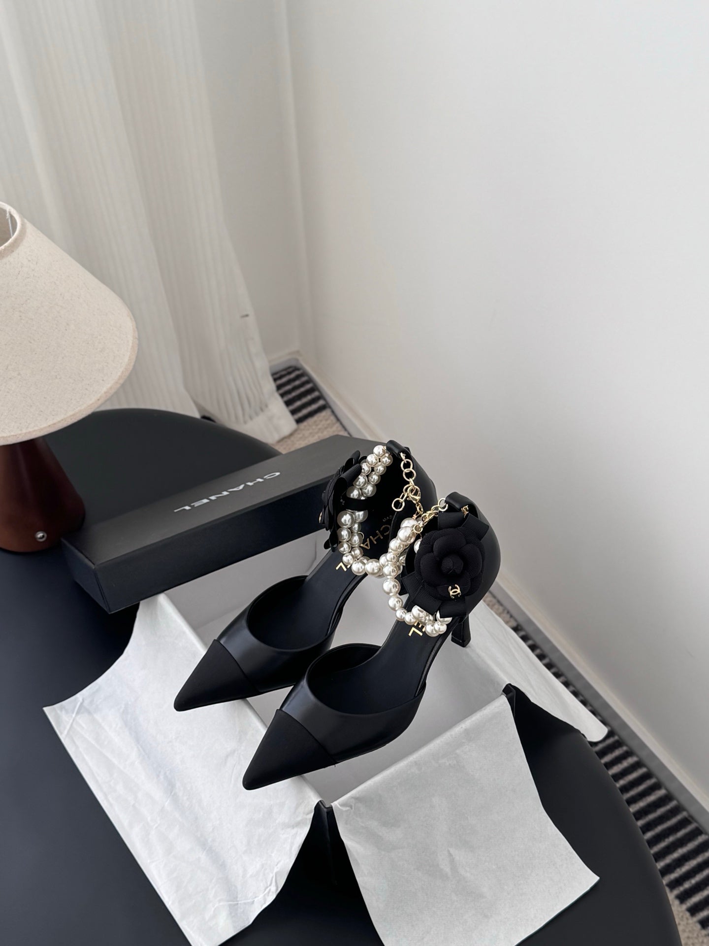 Chan 25fw pearl chain stilettos pumps