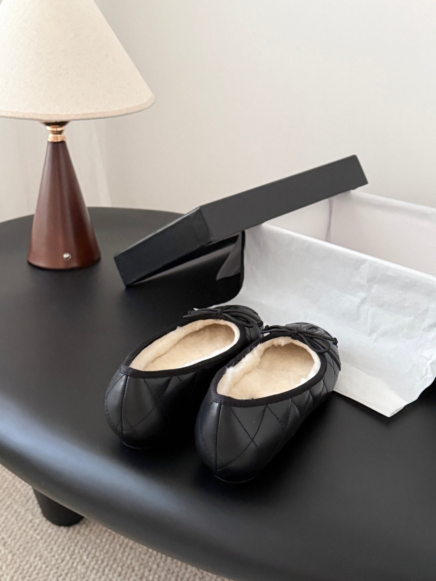 Chan 25fw fleece lined flats