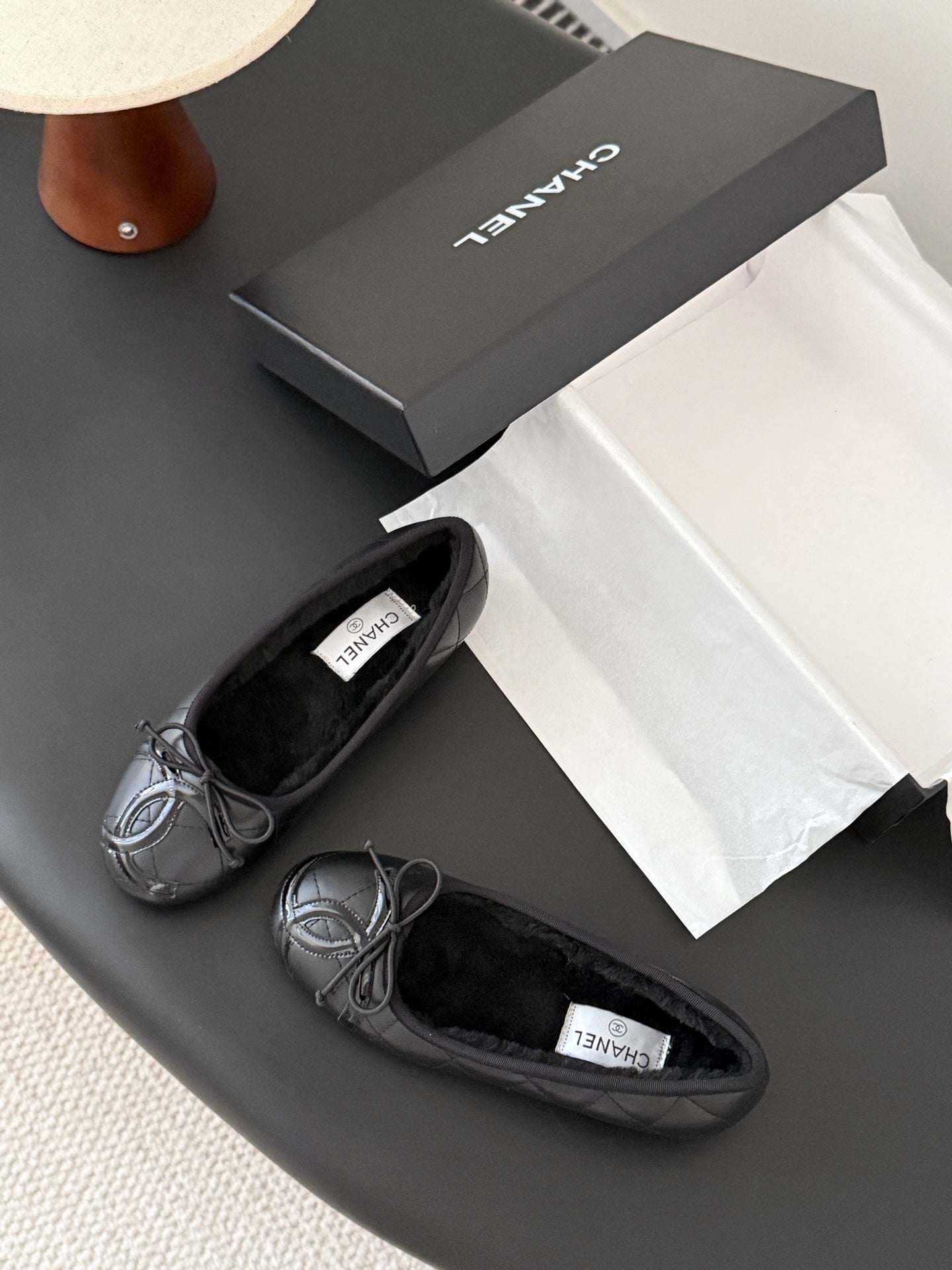 Chan 25fw fleece lined flats