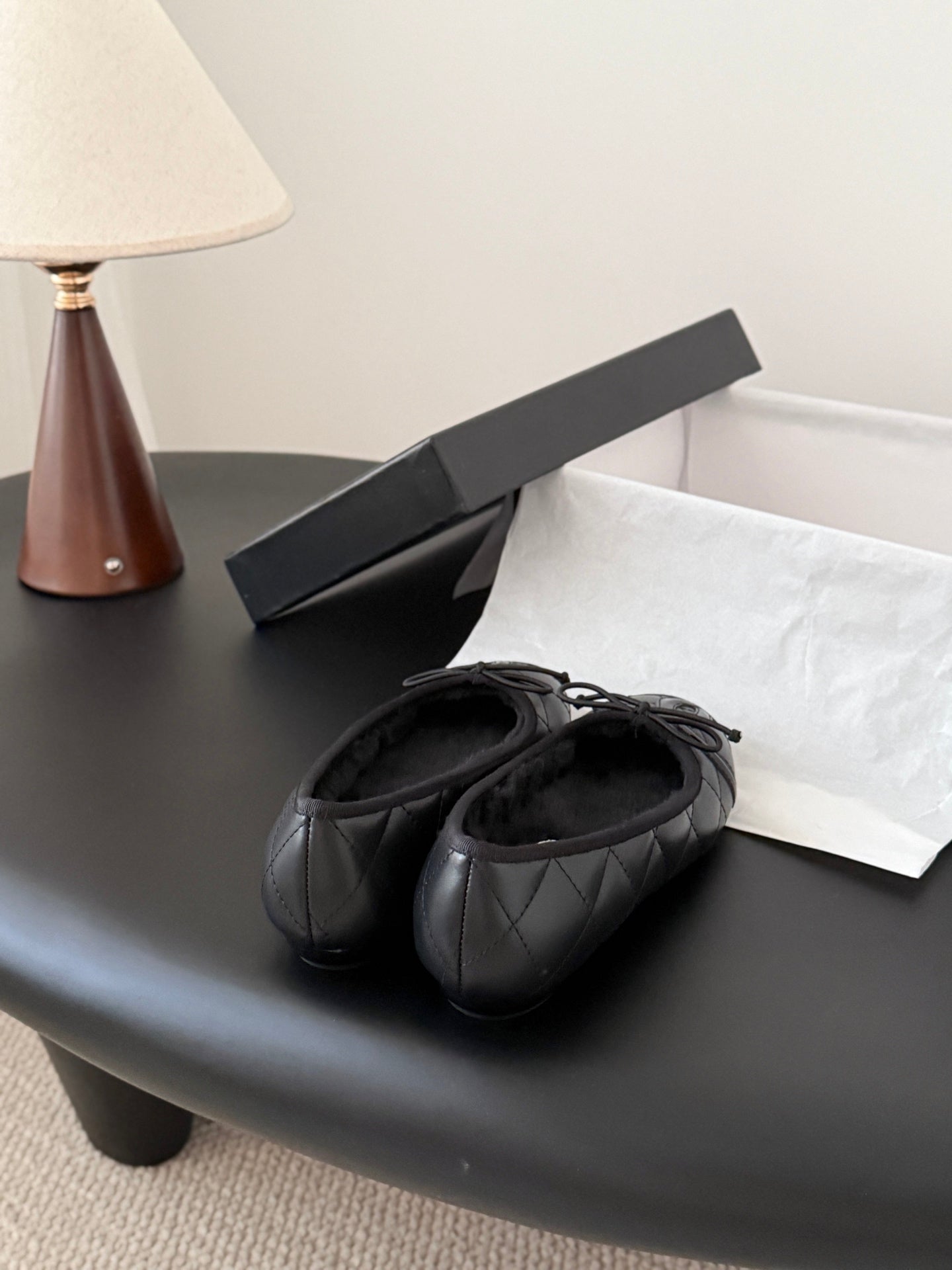 Chan 25fw fleece lined flats