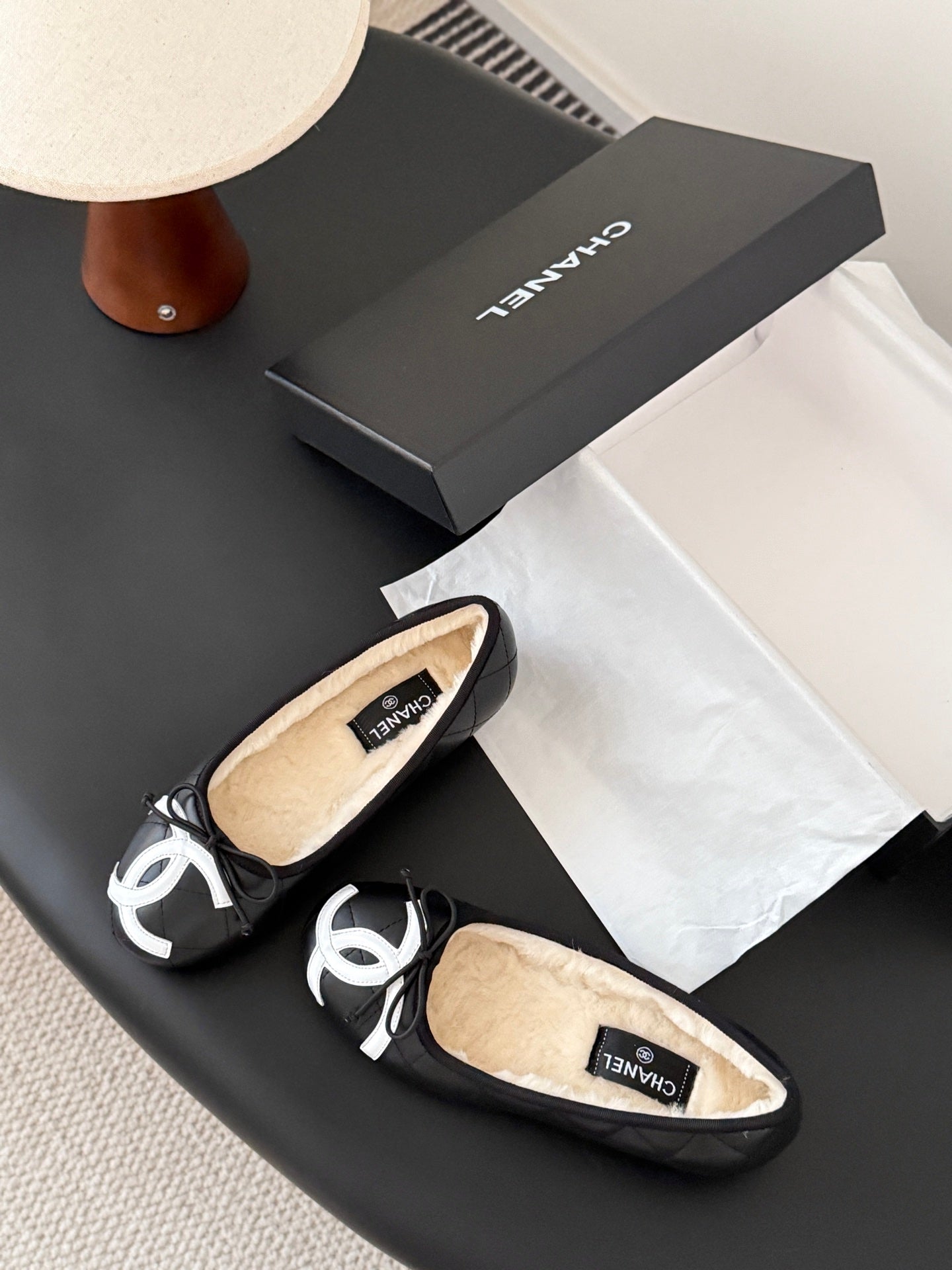 Chan 25fw fleece lined flats