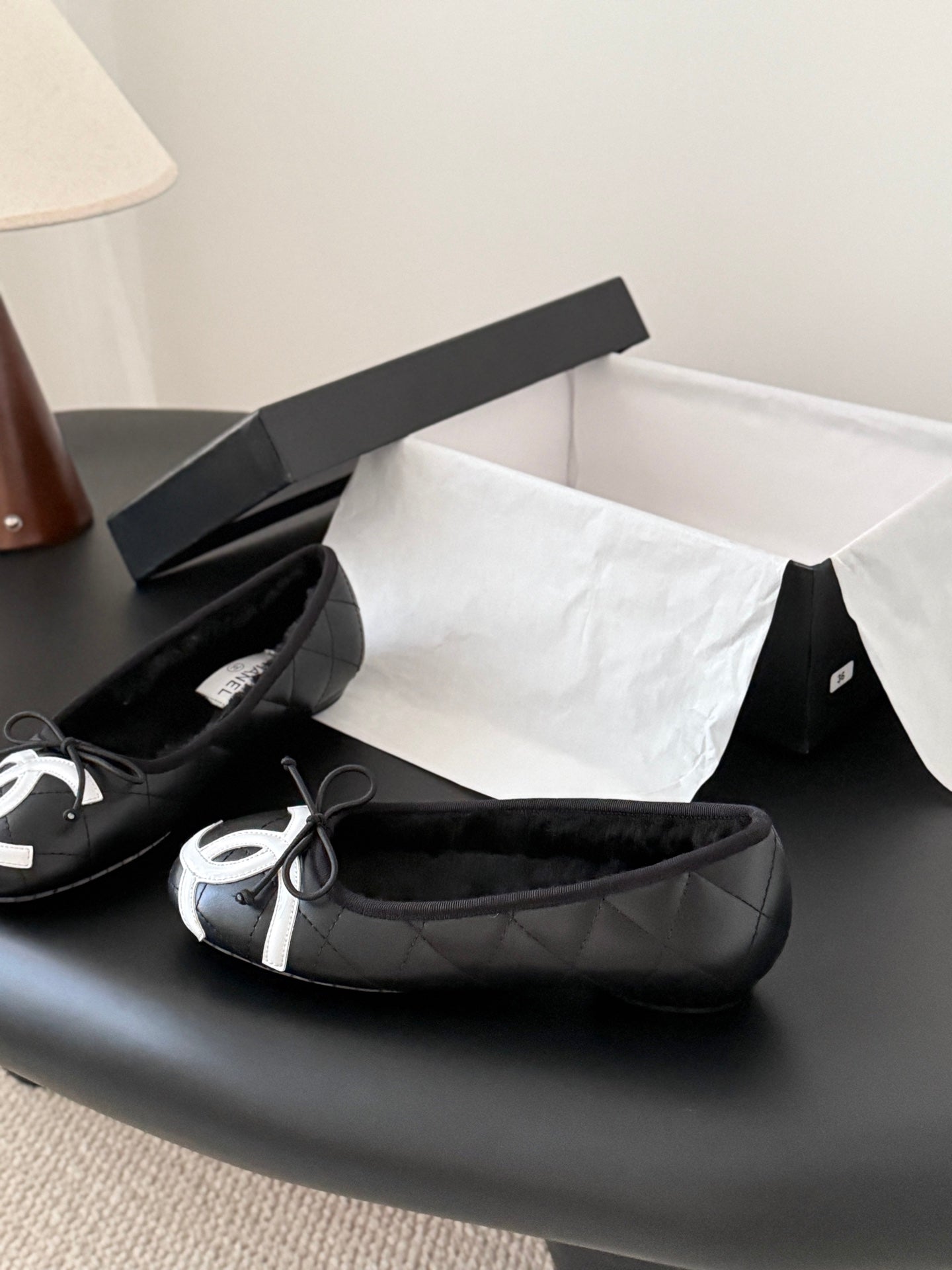 Chan 25fw fleece lined flats