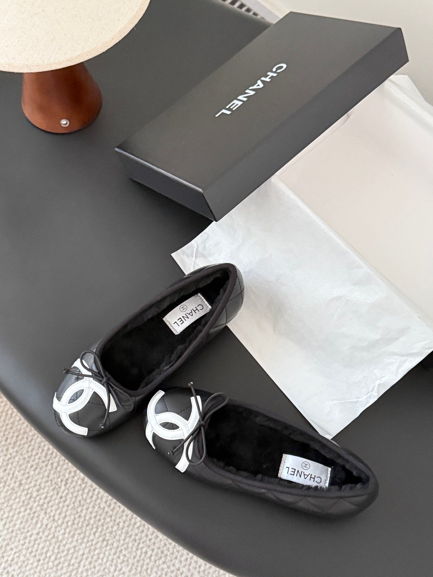 Chan 25fw fleece lined flats