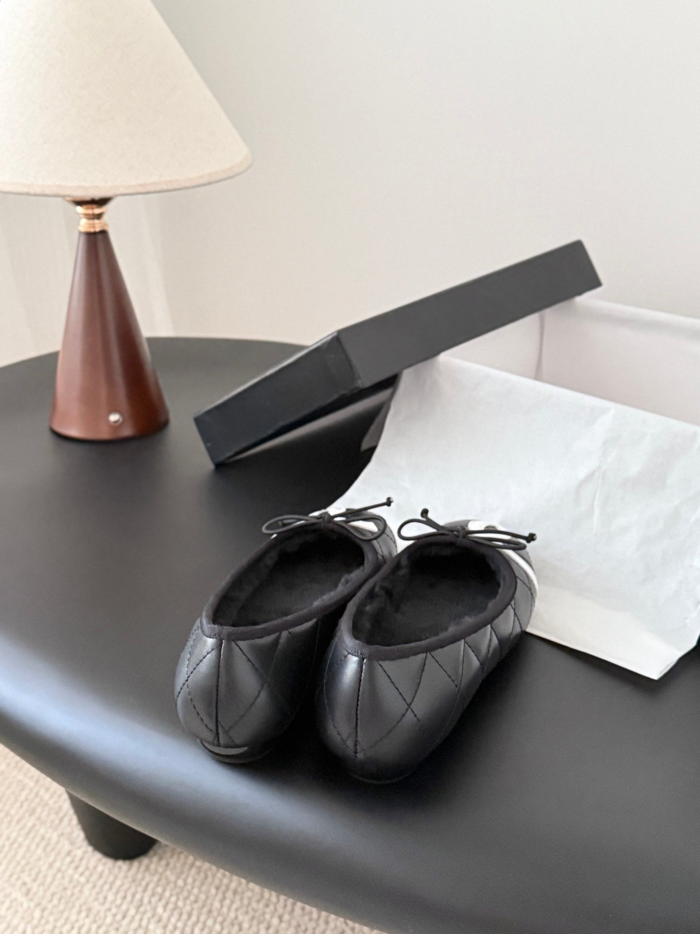 Chan 25fw fleece lined flats