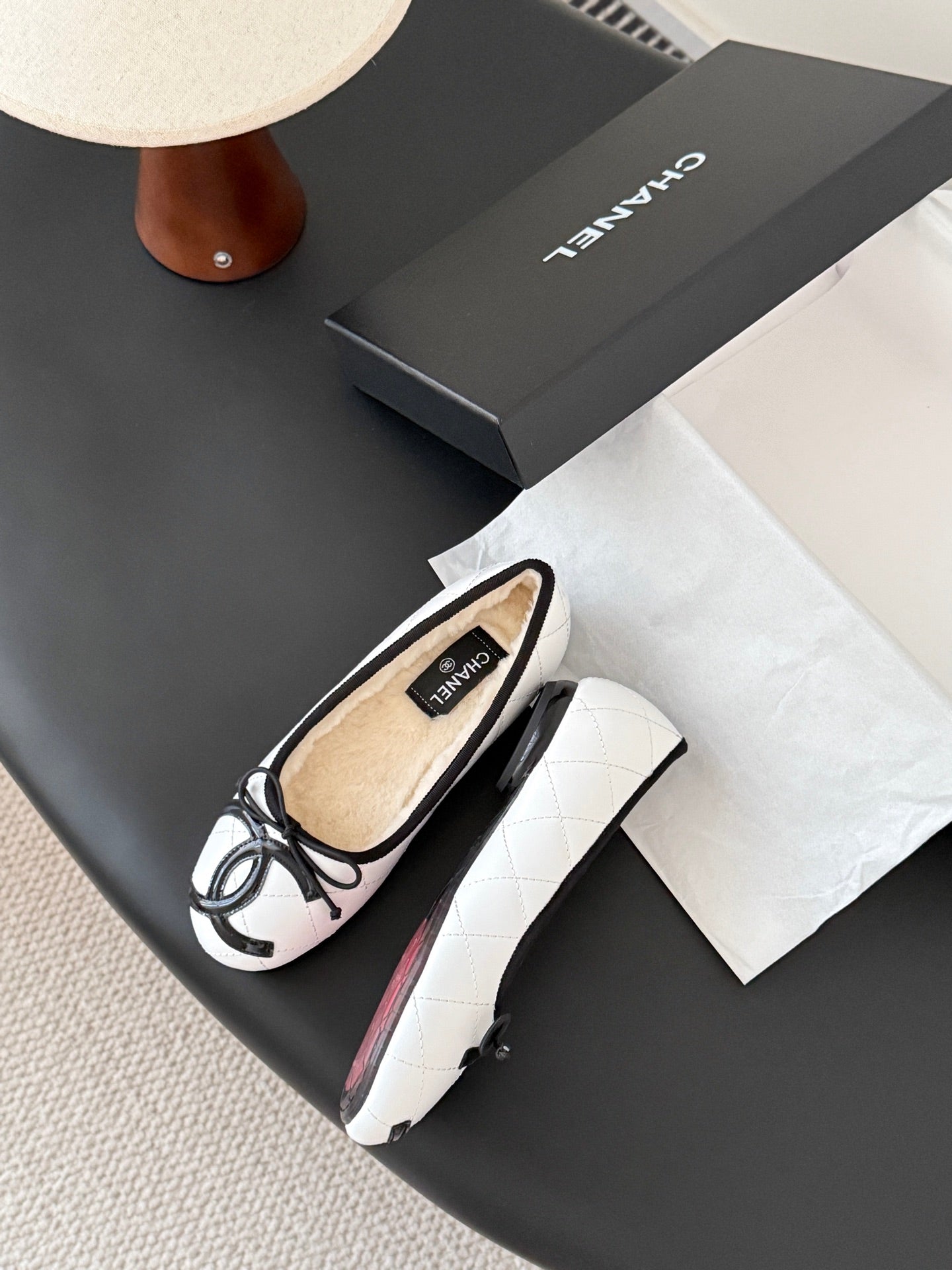 Chan 25fw fleece lined flats