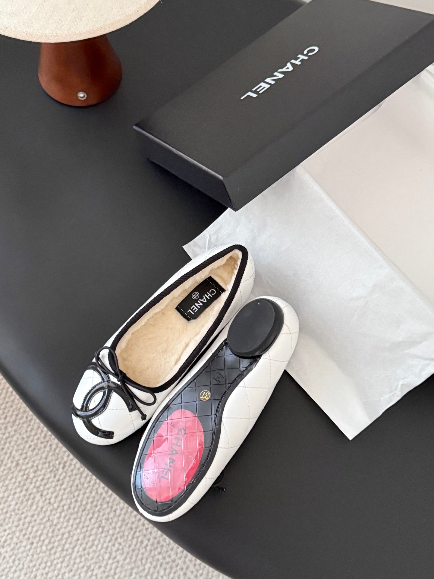 Chan 25fw fleece lined flats