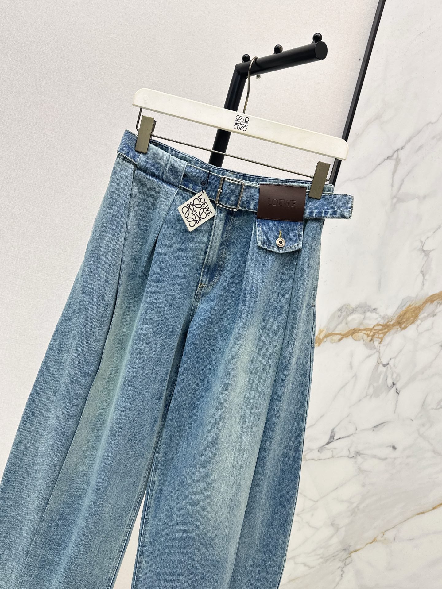 Loe NEW Wide-leg jeans