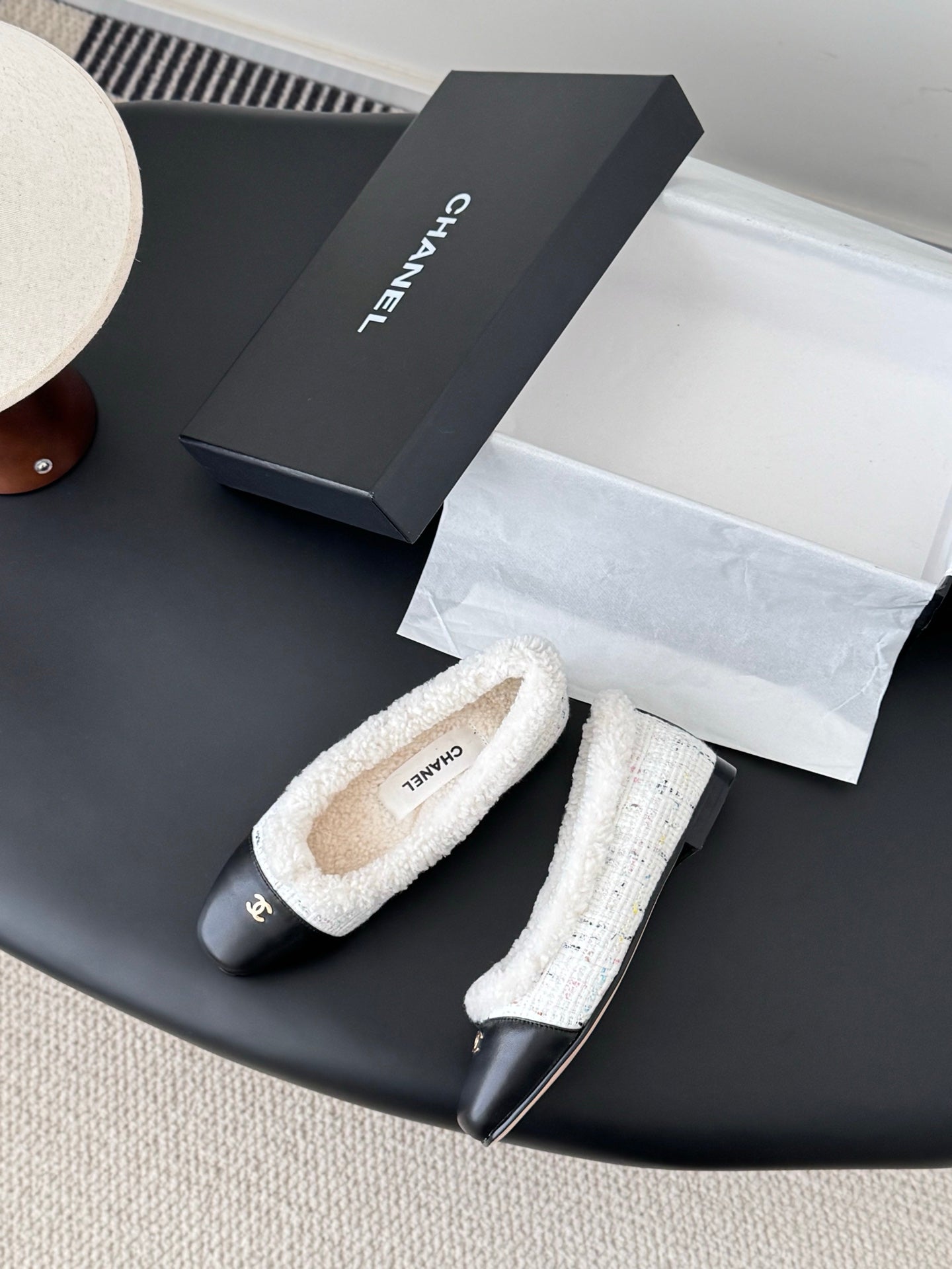 Chan 25fw fleece lined flats