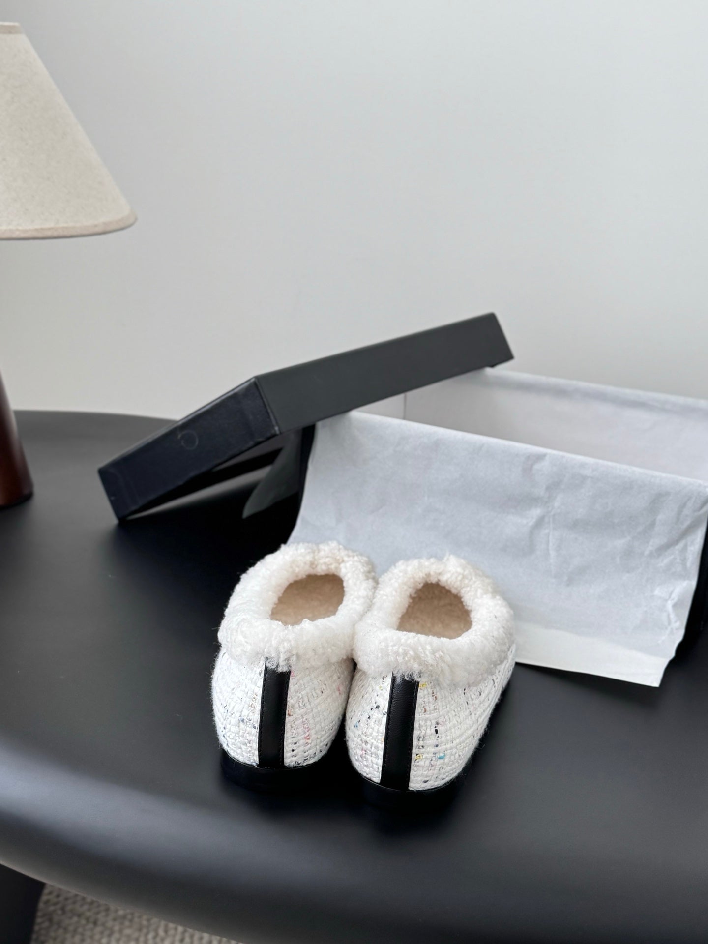 Chan 25fw fleece lined flats