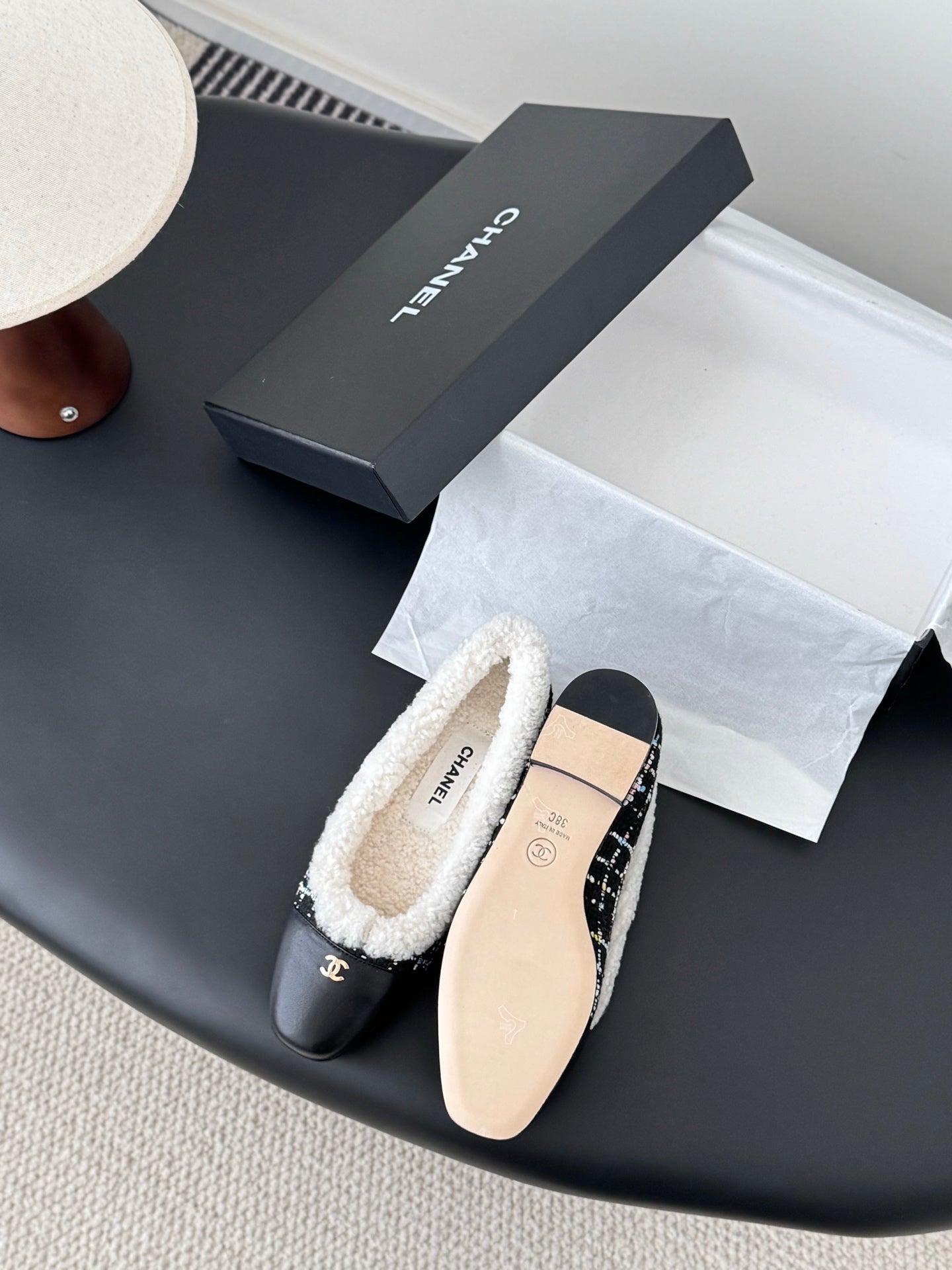 Chan 25fw fleece lined flats