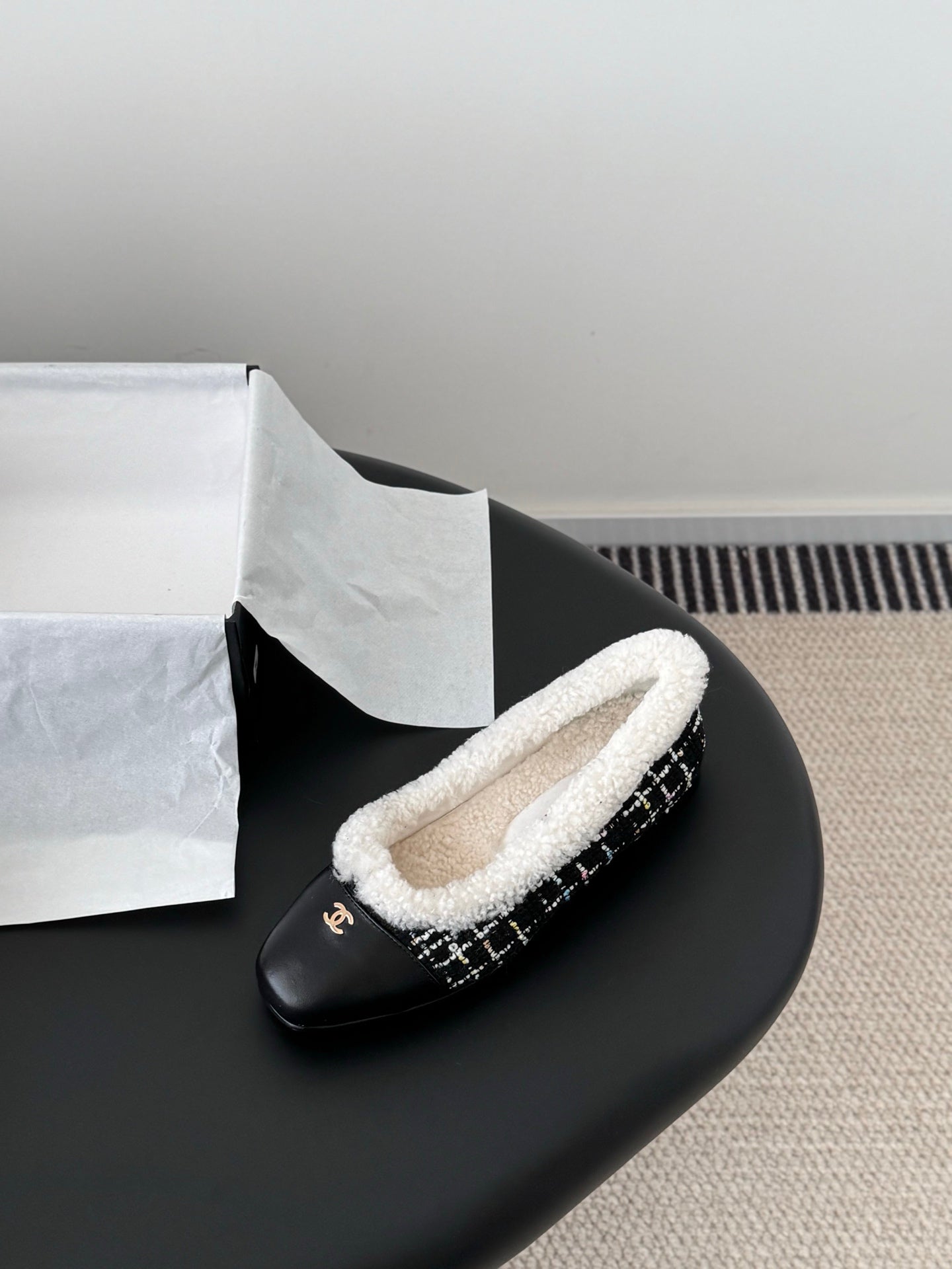 Chan 25fw fleece lined flats