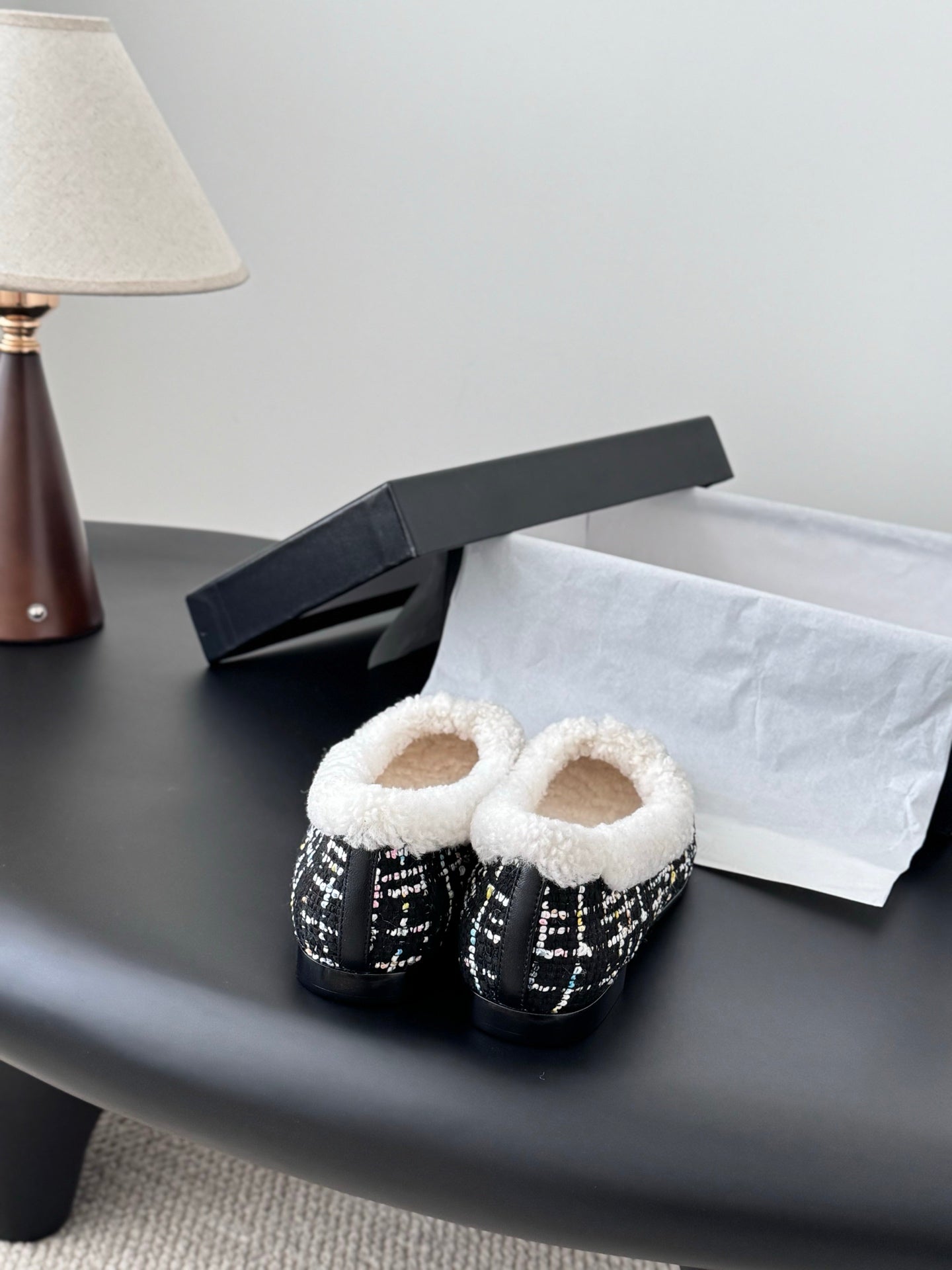 Chan 25fw fleece lined flats