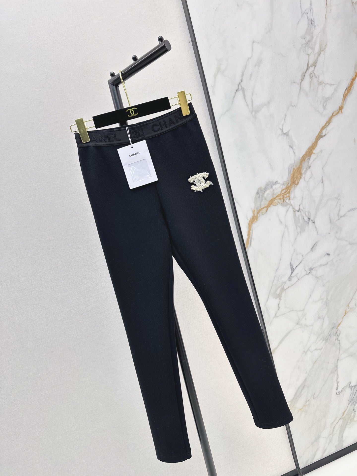 Chan NEW Tight leggings