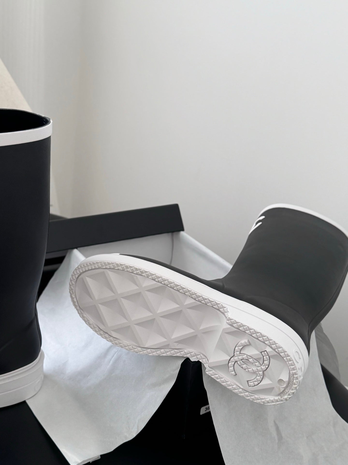 Chan 25fw rain boots