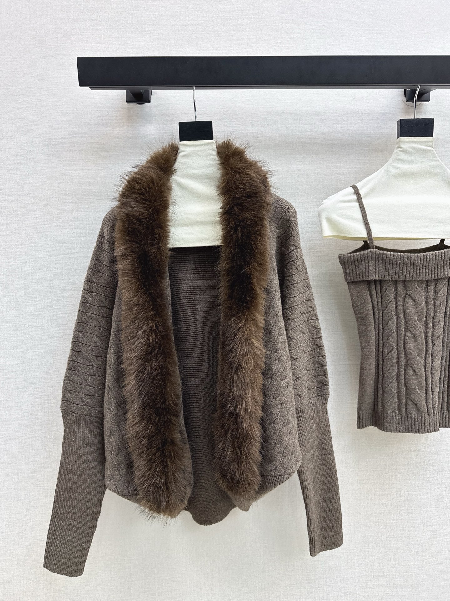 Miu NEW  knit tank top cardigan