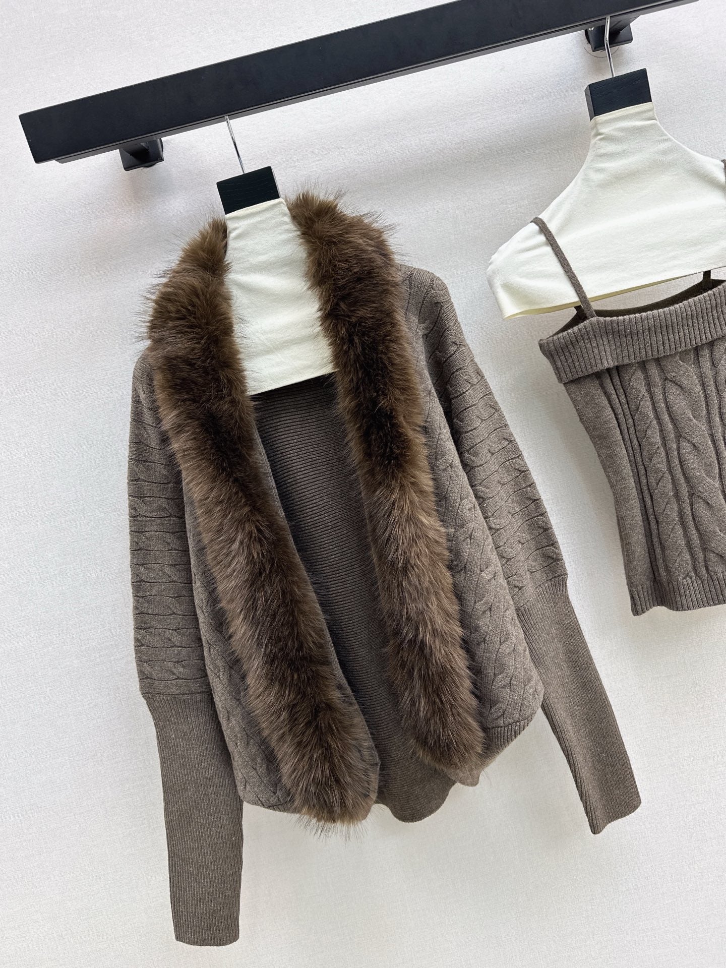 Miu NEW  knit tank top cardigan