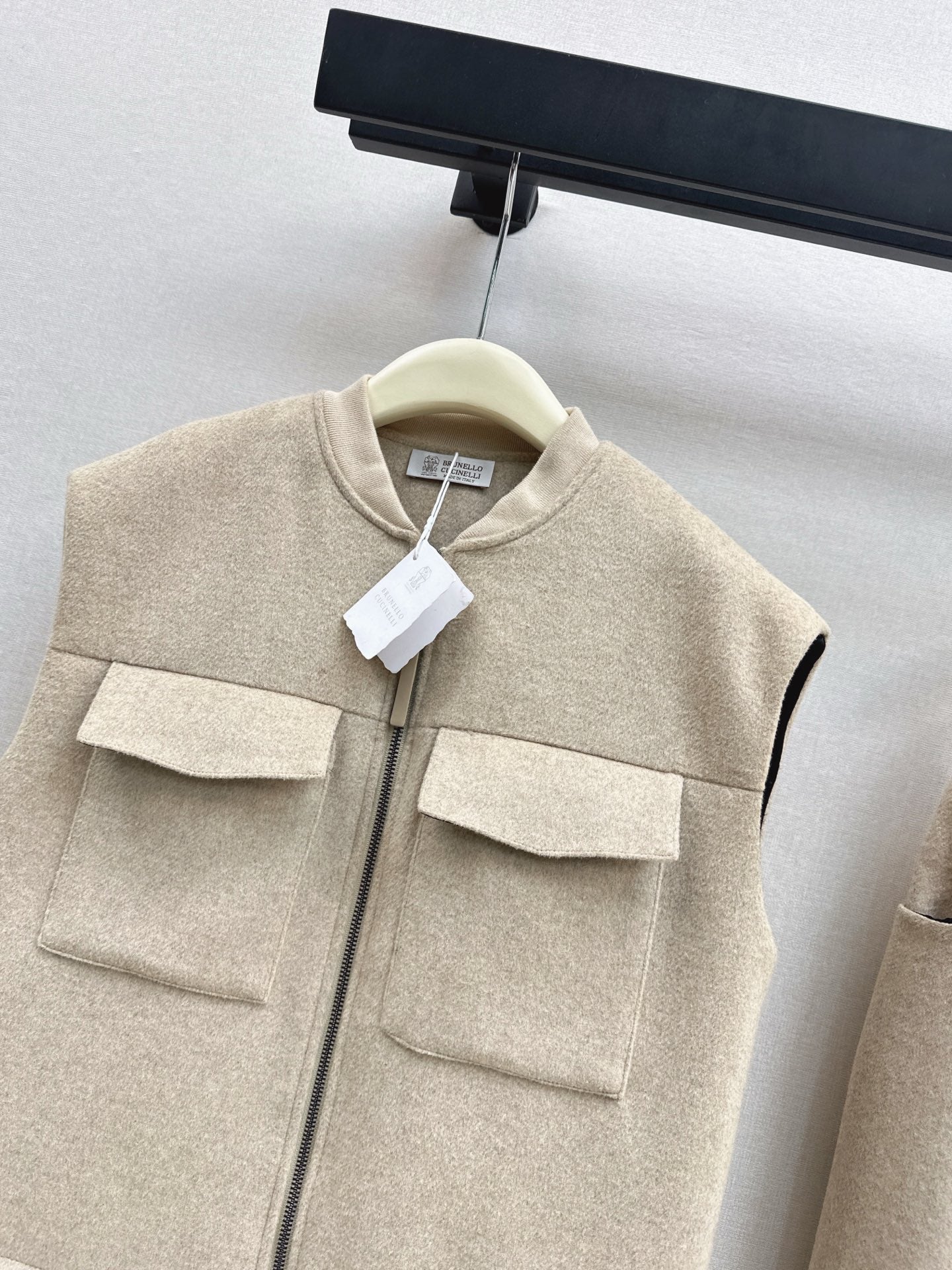 Brun NEW woolen vest