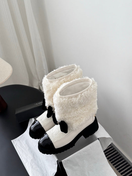 Chan 25fw plush boots with bow