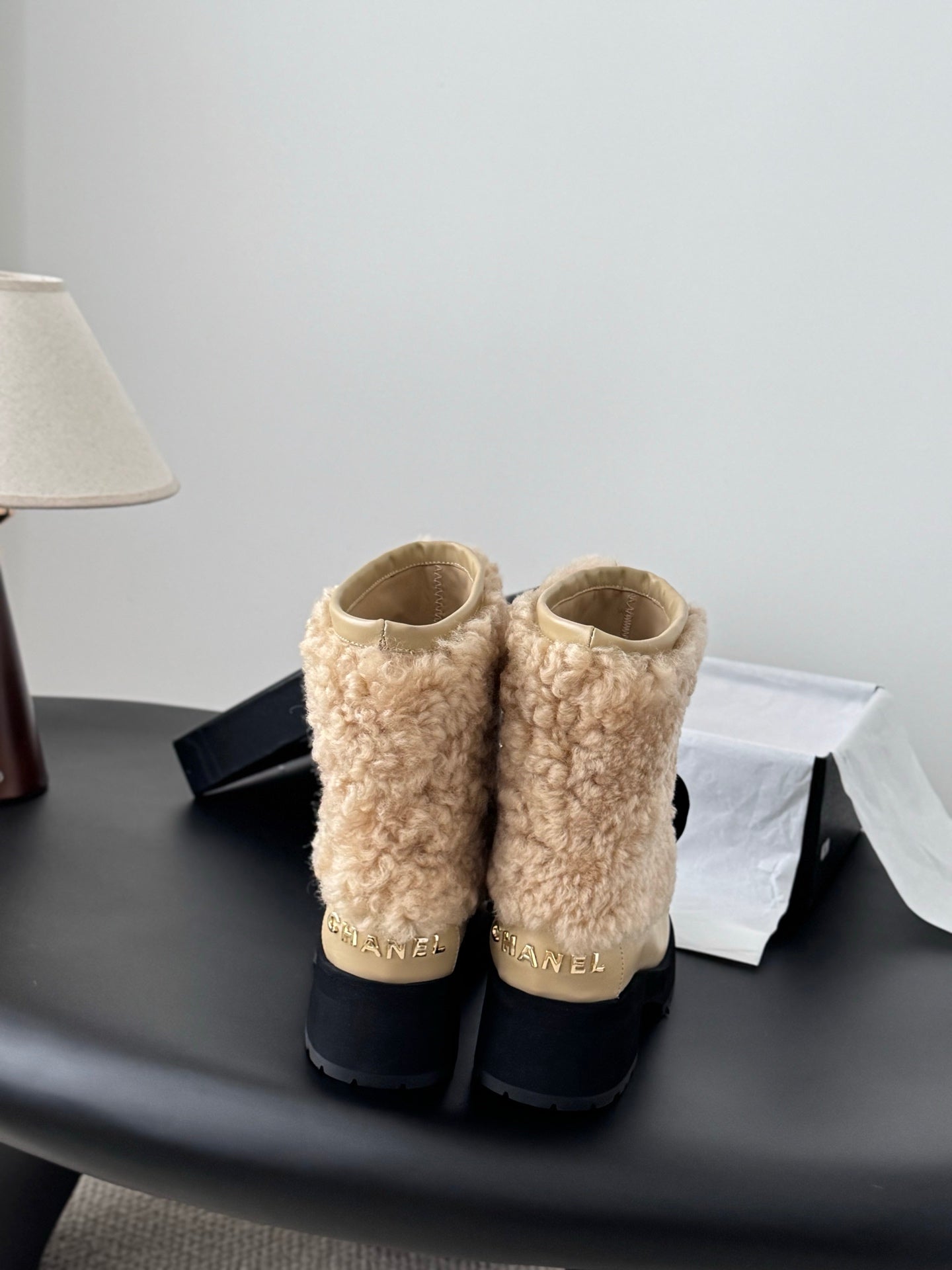 Chan 25fw plush boots with bow