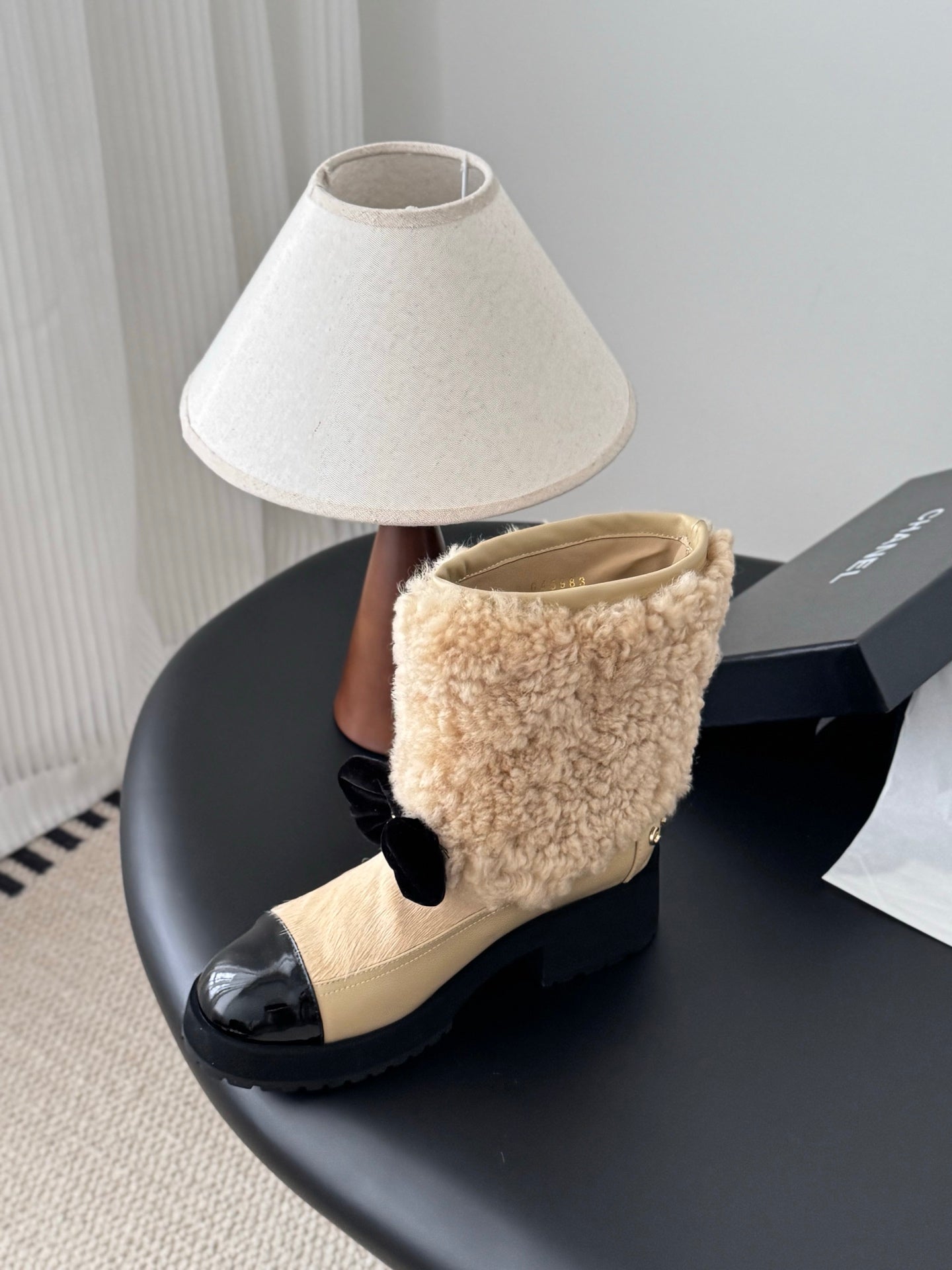 Chan 25fw plush boots with bow