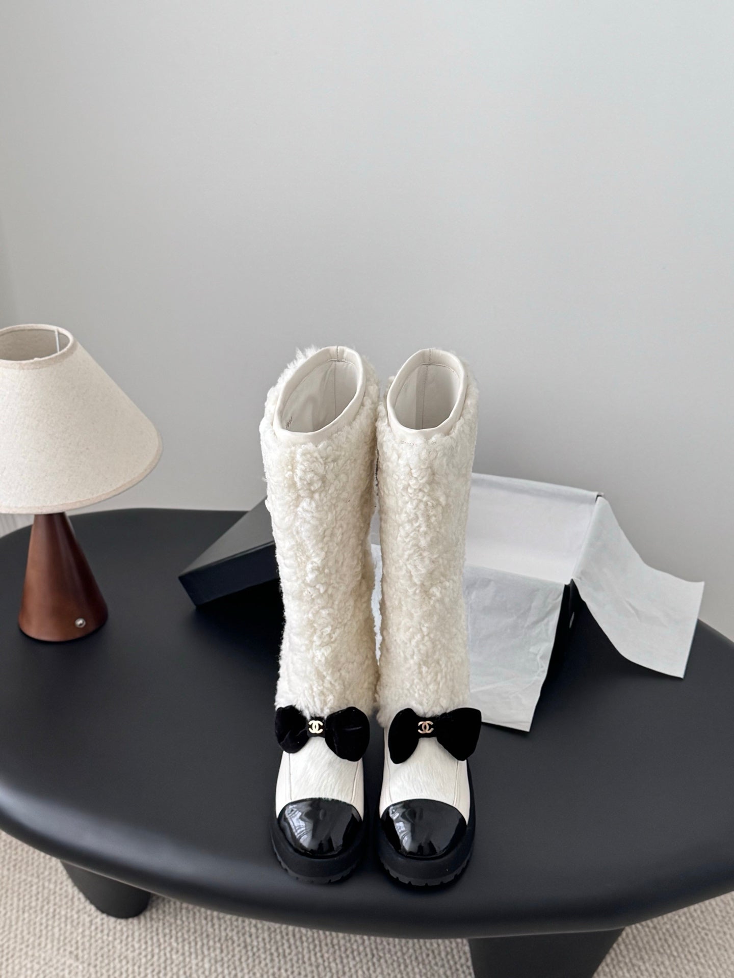Chan 25fw plush half  boots with bow
