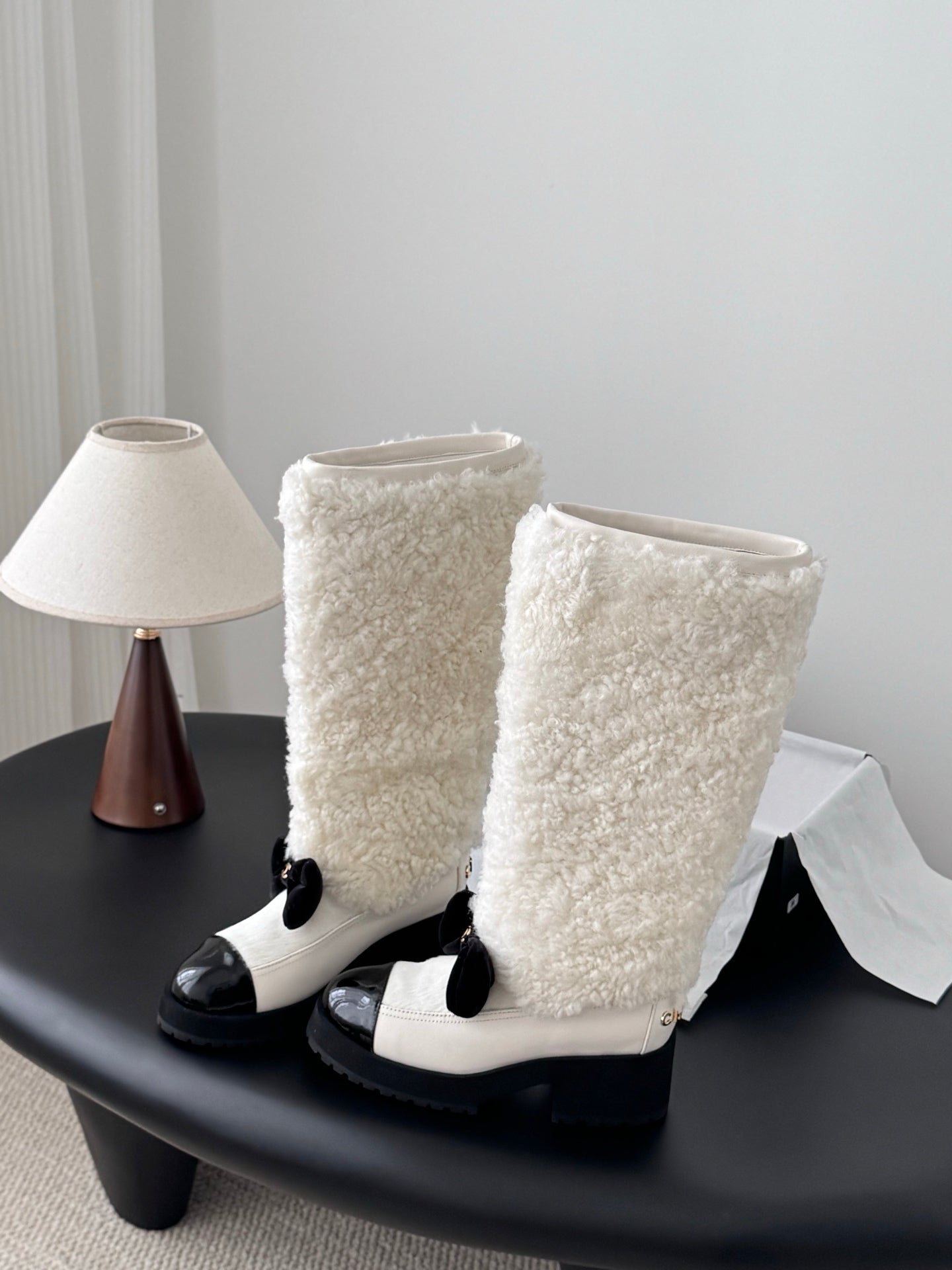 Chan 25fw plush half  boots with bow