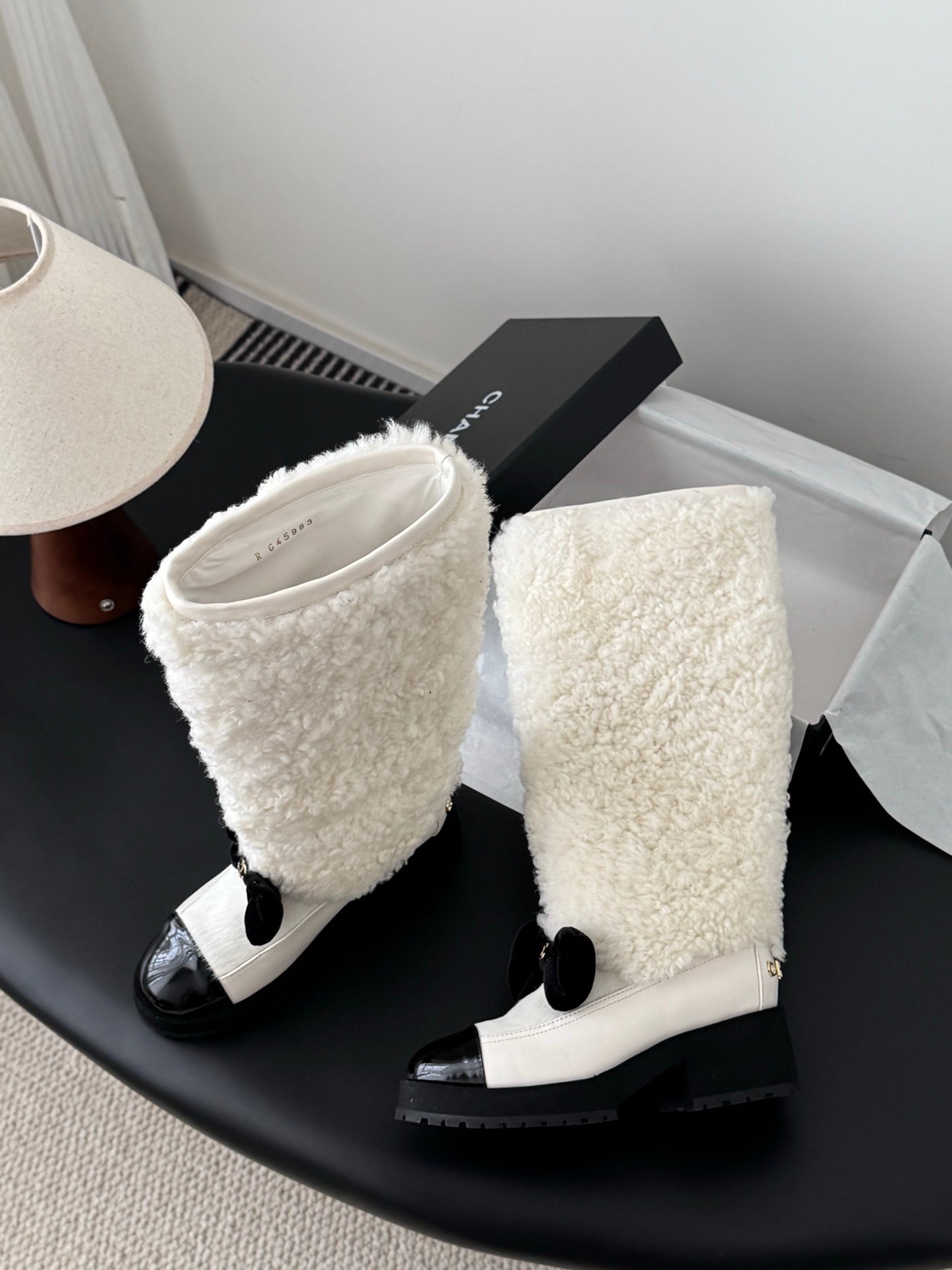 Chan 25fw plush half  boots with bow